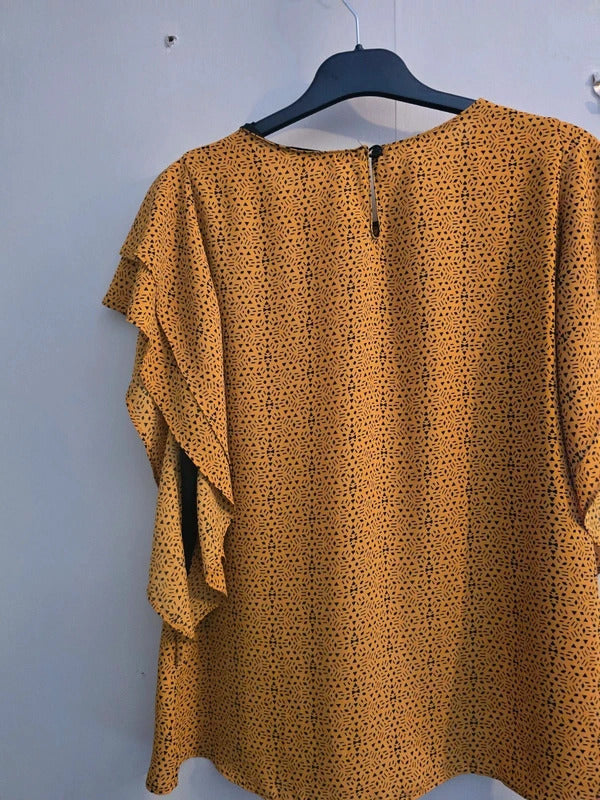 EasyWear Orange & Black Patterned Frill Sleeve Relaxed Top Size 12 / EU 40