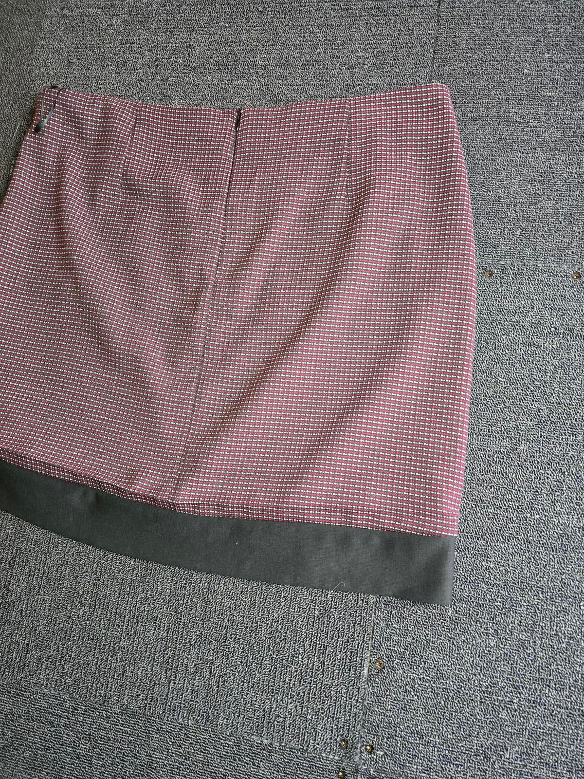 TU Burgundy & Black Mini Skirt Size 18 Layered Office Style