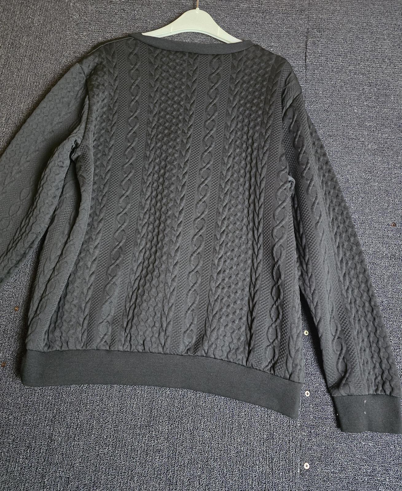 Black Embossed 1/4 Zip Jumper XXL Size 16 Long Sleeved