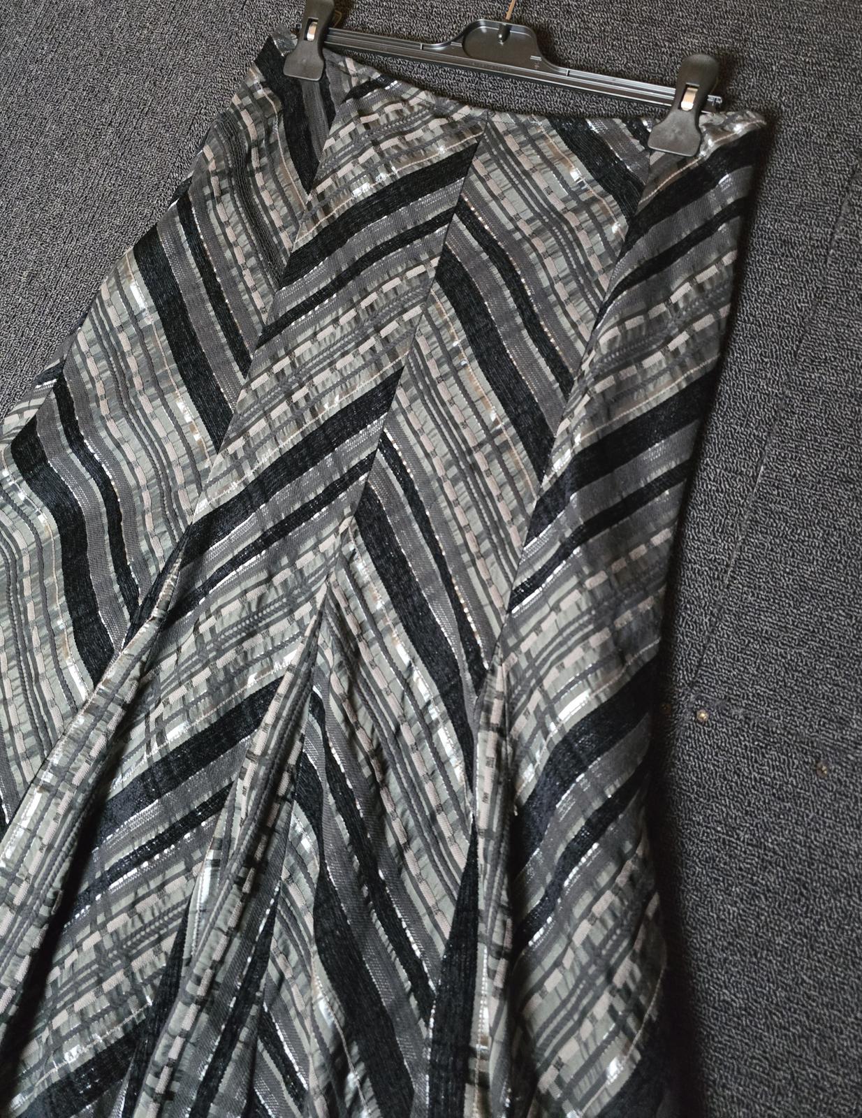 Marks & Spencer grey & black patterned midi skirt size 12