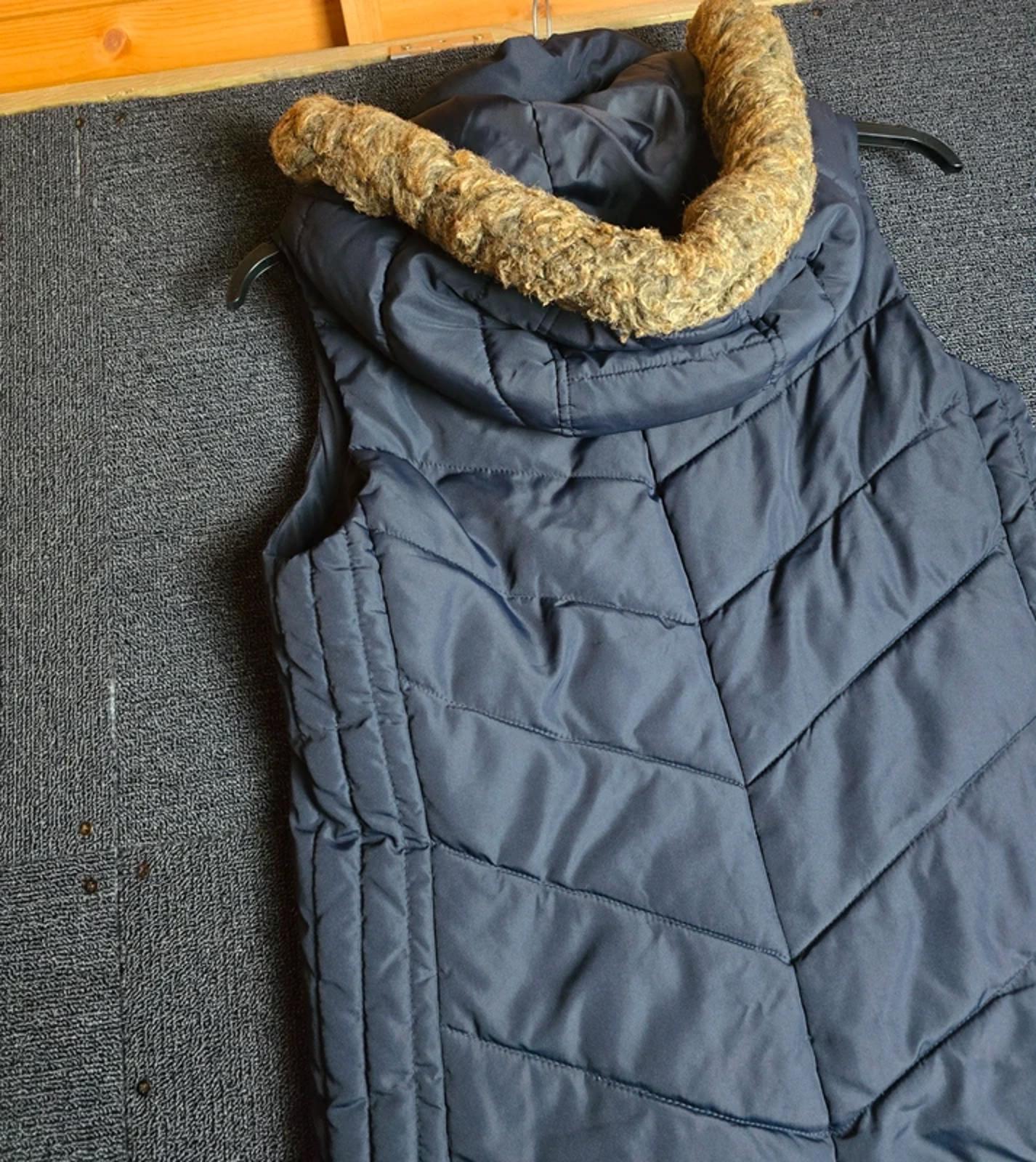 H&M Logg Black Puffer Gilet Size 10 Detachable Faux Fur Hood