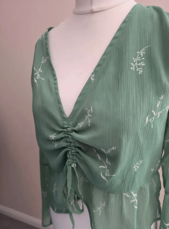 Neon Rose Green & White Ruched Front Flared Long Sleeve Crop Top M Size 10-12