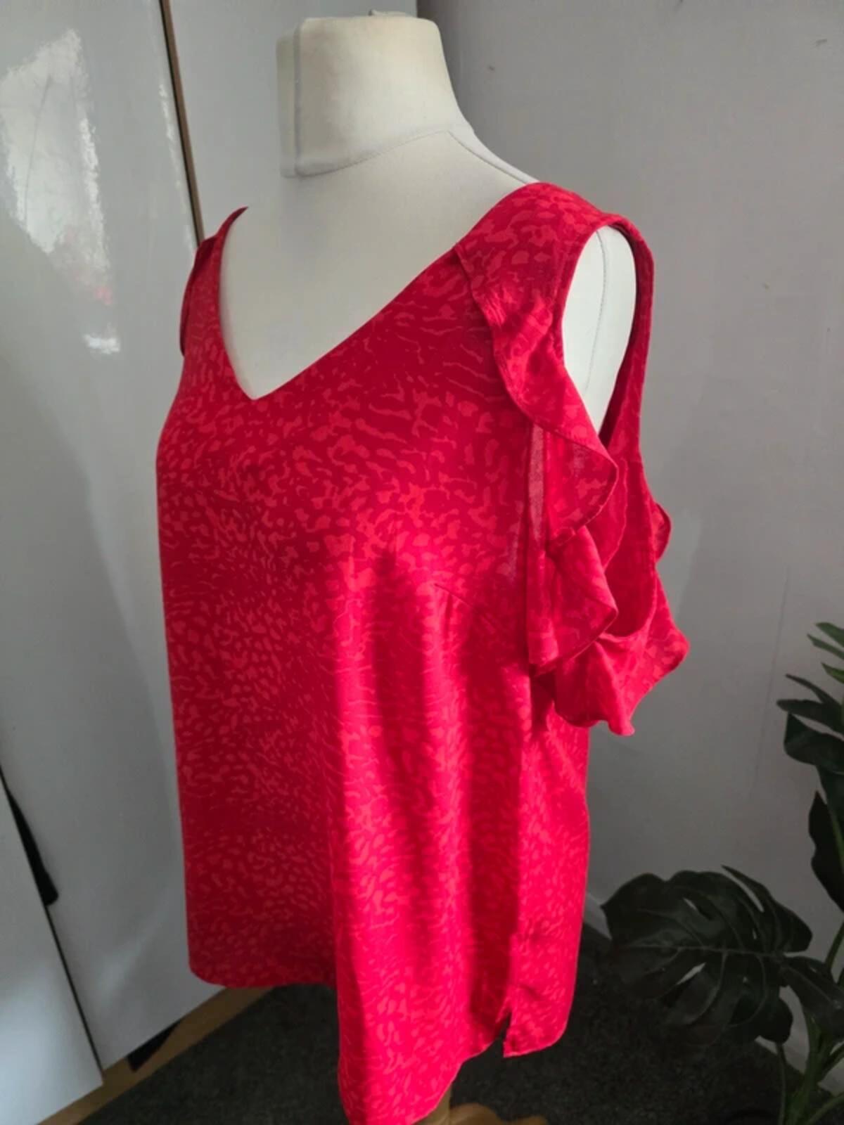 Soon NWT Red Animal Print Cold Shoulder Top Size 16
