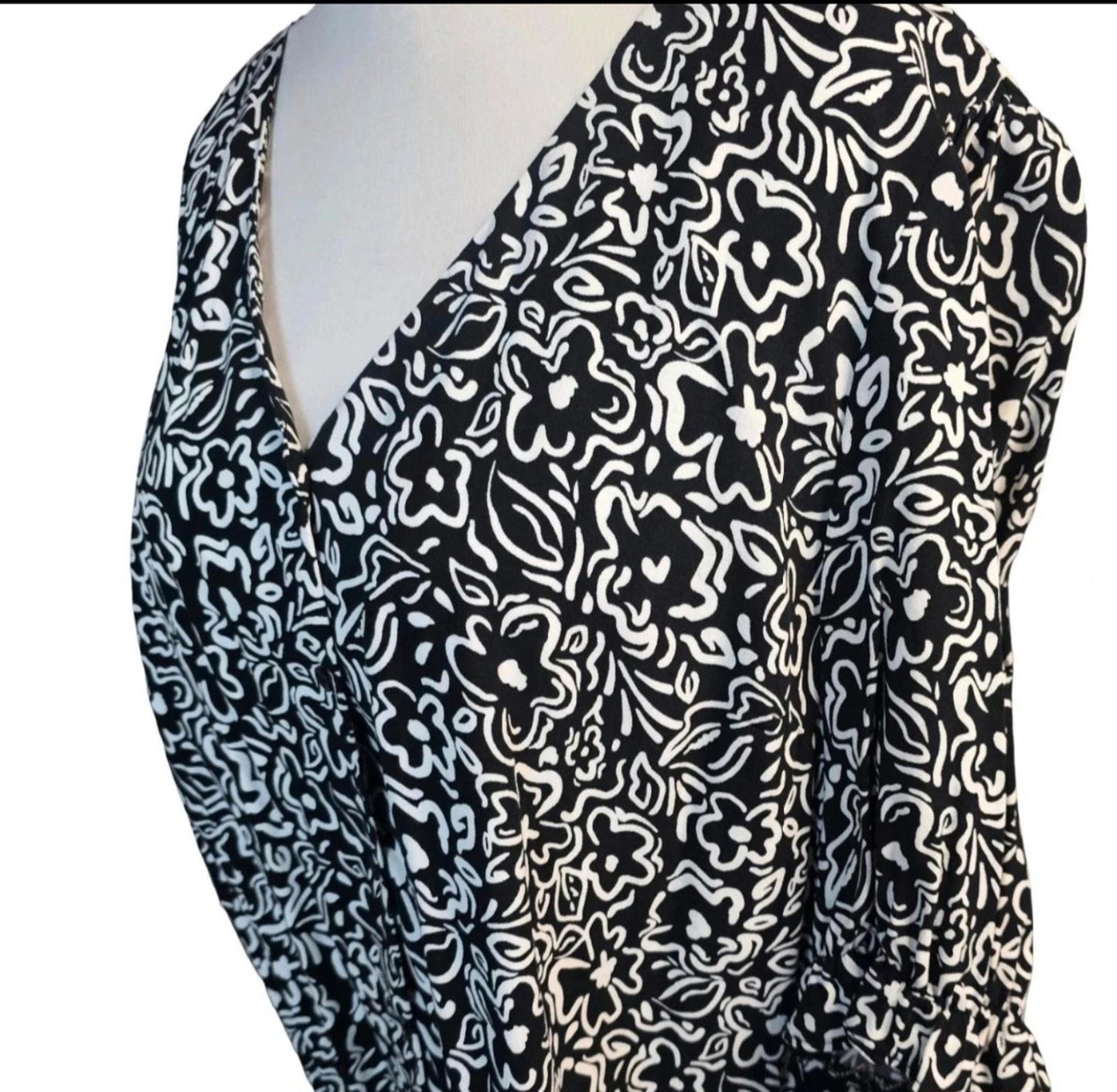 New Look black & white floral top size 16