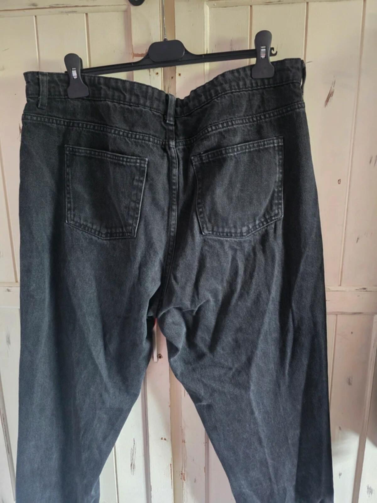 Primark Women's Black High-Waisted Slim Relaxed Cuffed Jeans Size 20