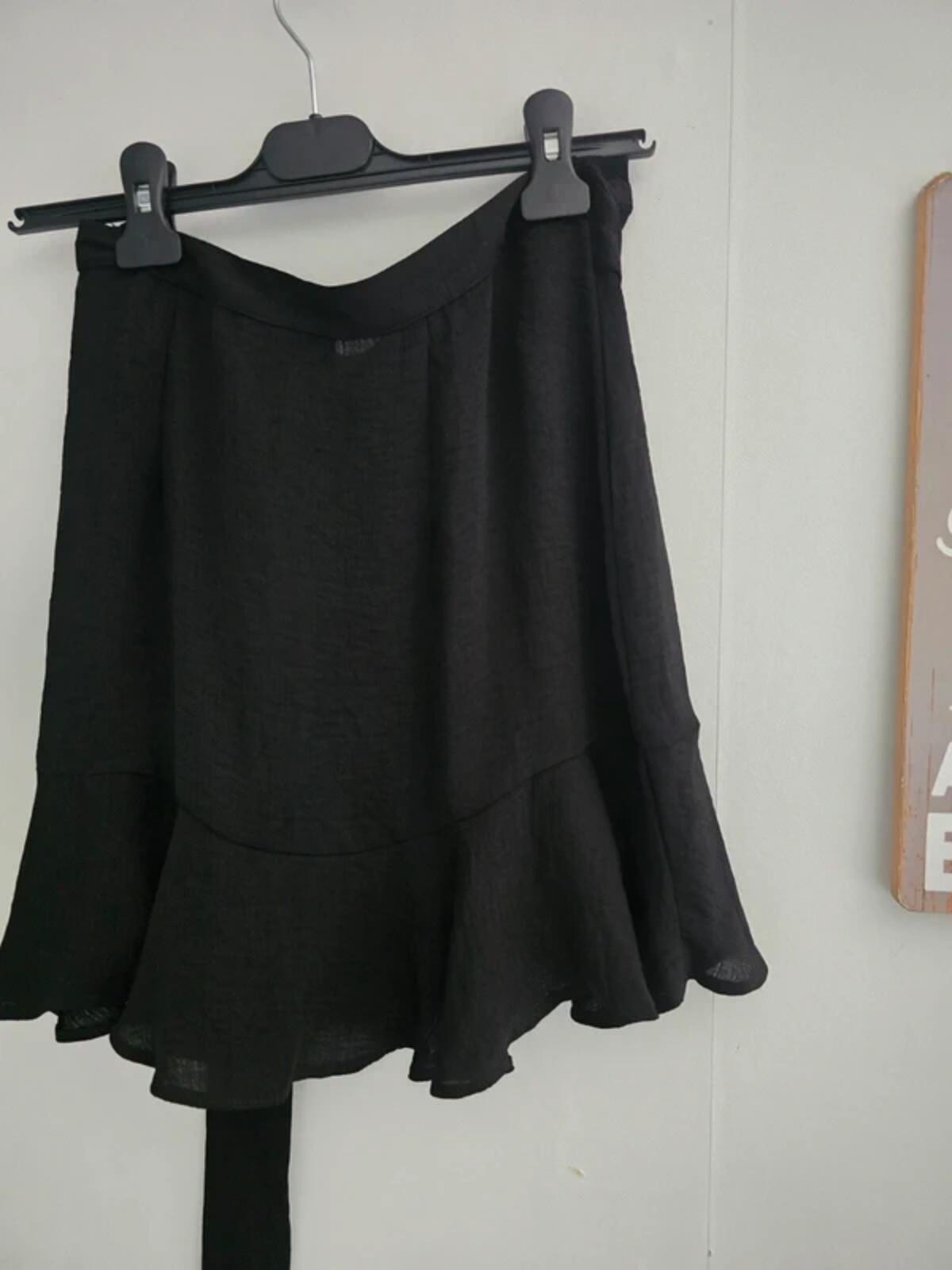Topshop Black Frill Mini Skirt Size 10 NWT Tie Waist Ruffle Detail