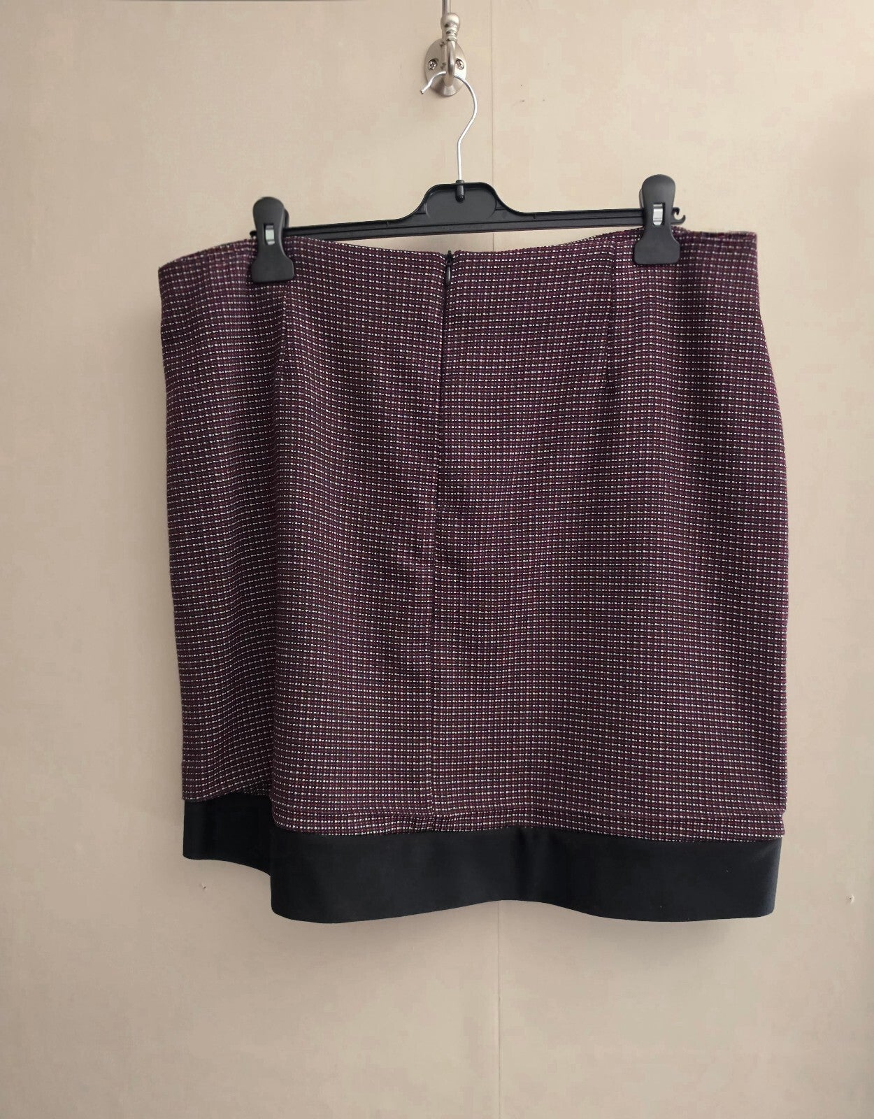 Tu Burgundy & Black Textured Layered Pocket Mini Skirt Size 18