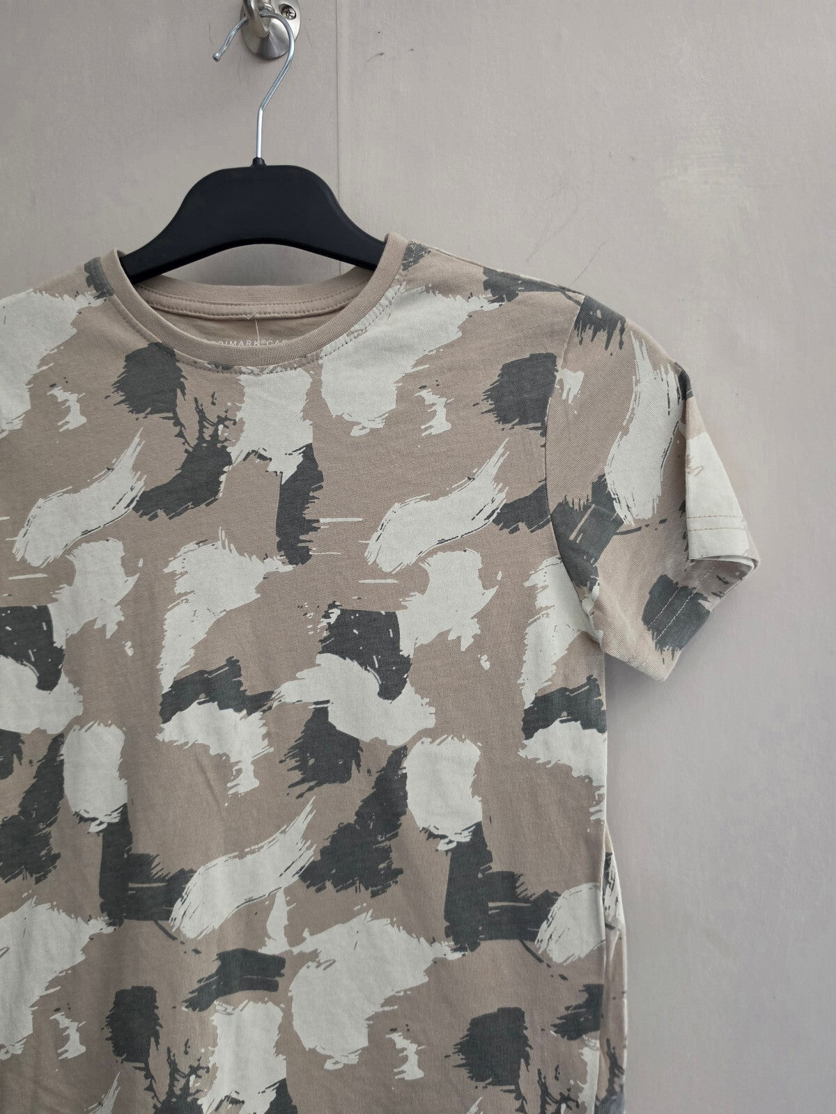 Primark Boys Beige Camouflage Print T Shirt Age 7-8 Years