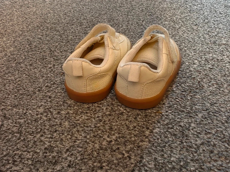 H&M Cream Baby Trainers Velcro Fastening EU 18/19 UK 2.5–3