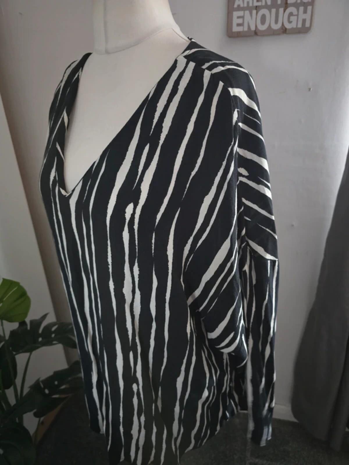 F&F Black & White Oversized Blouse Size 10 - Lightweight Viscose