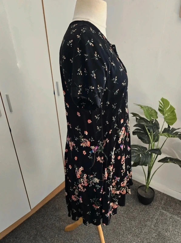 Phase Eight Black Floral Tie Front Dress Short Sleeves Size 16