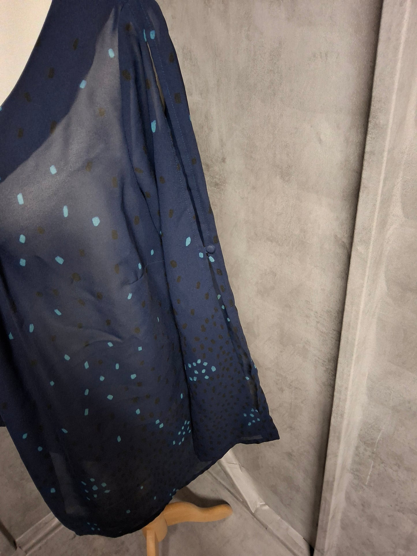 Navy Sheer Long Sleeve Tunic Top – Rogers & Rogers – Size 18