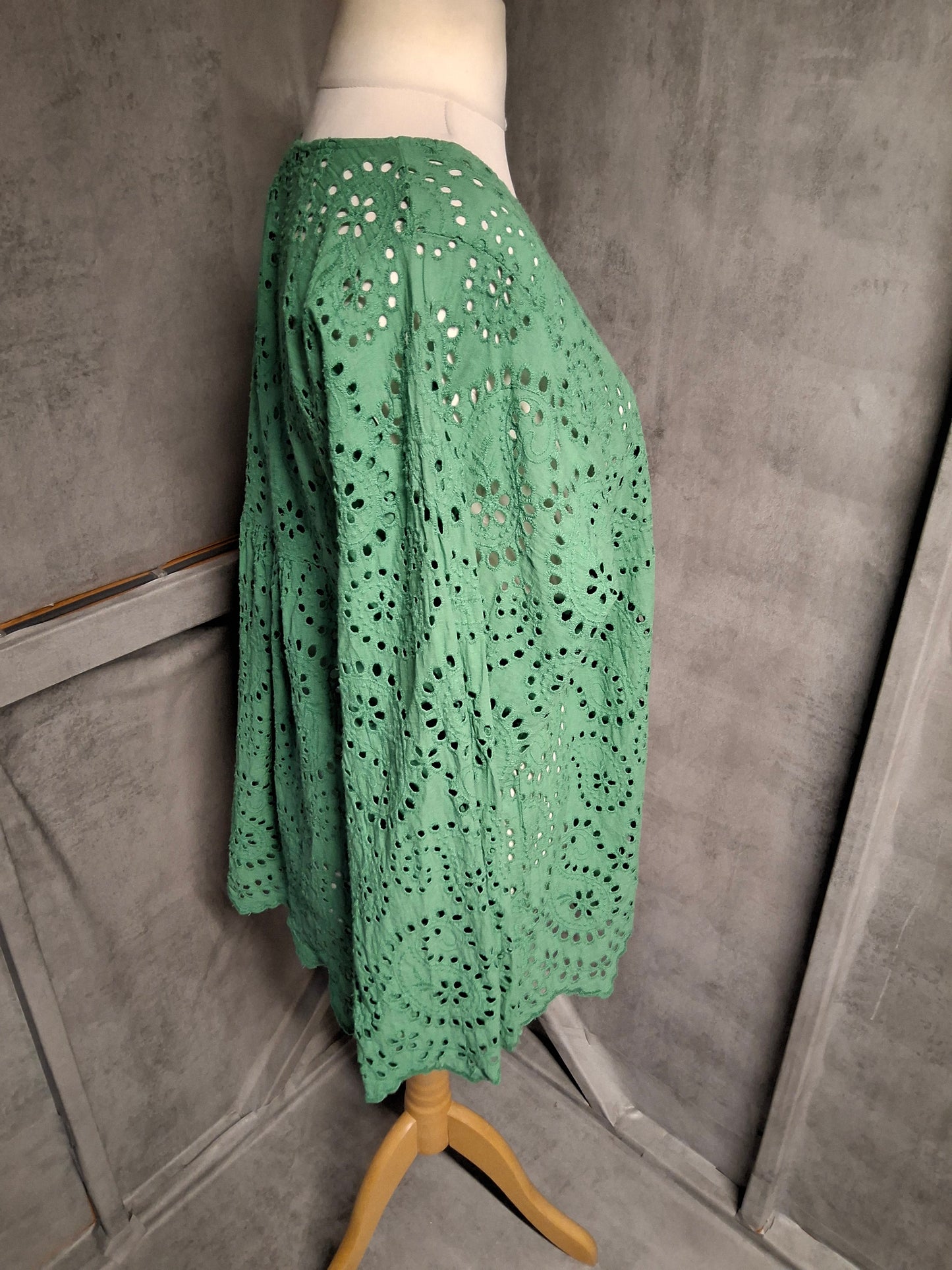 Floaty Green Broderie Blouse β Made in Italy Dreams β One Size (UK 10β14) β Boho Festival Vibes