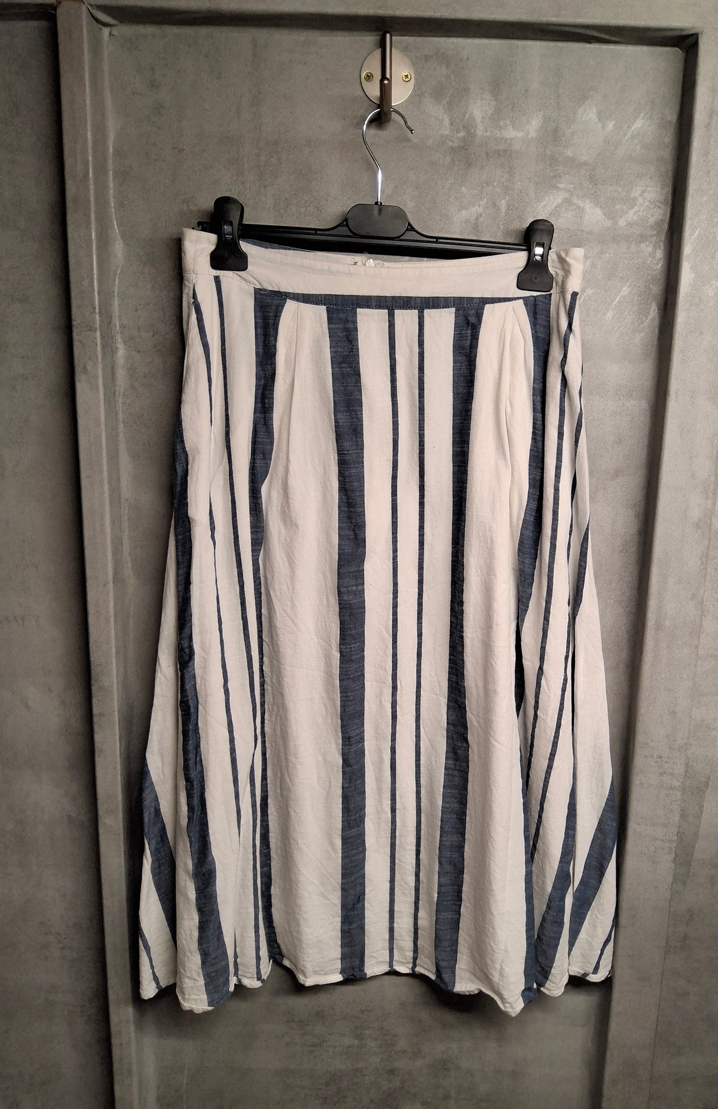 F&F White & Blue Striped Cotton Midi Skirt – Size 12 – Flared Fit with Pockets – Summer Style