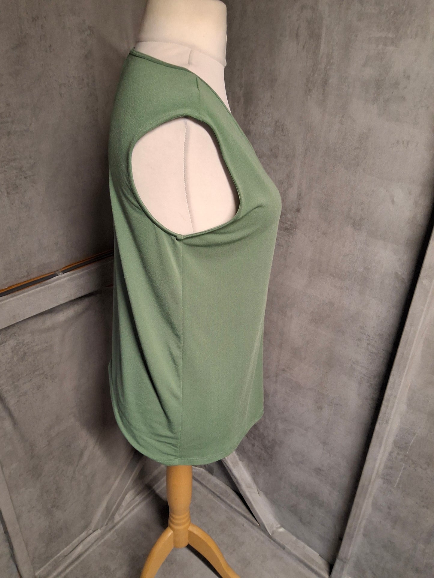 Next Khaki Sleeveless Top β Size 8 β Relaxed Fit β Stretch Fabric β Pocket Detail