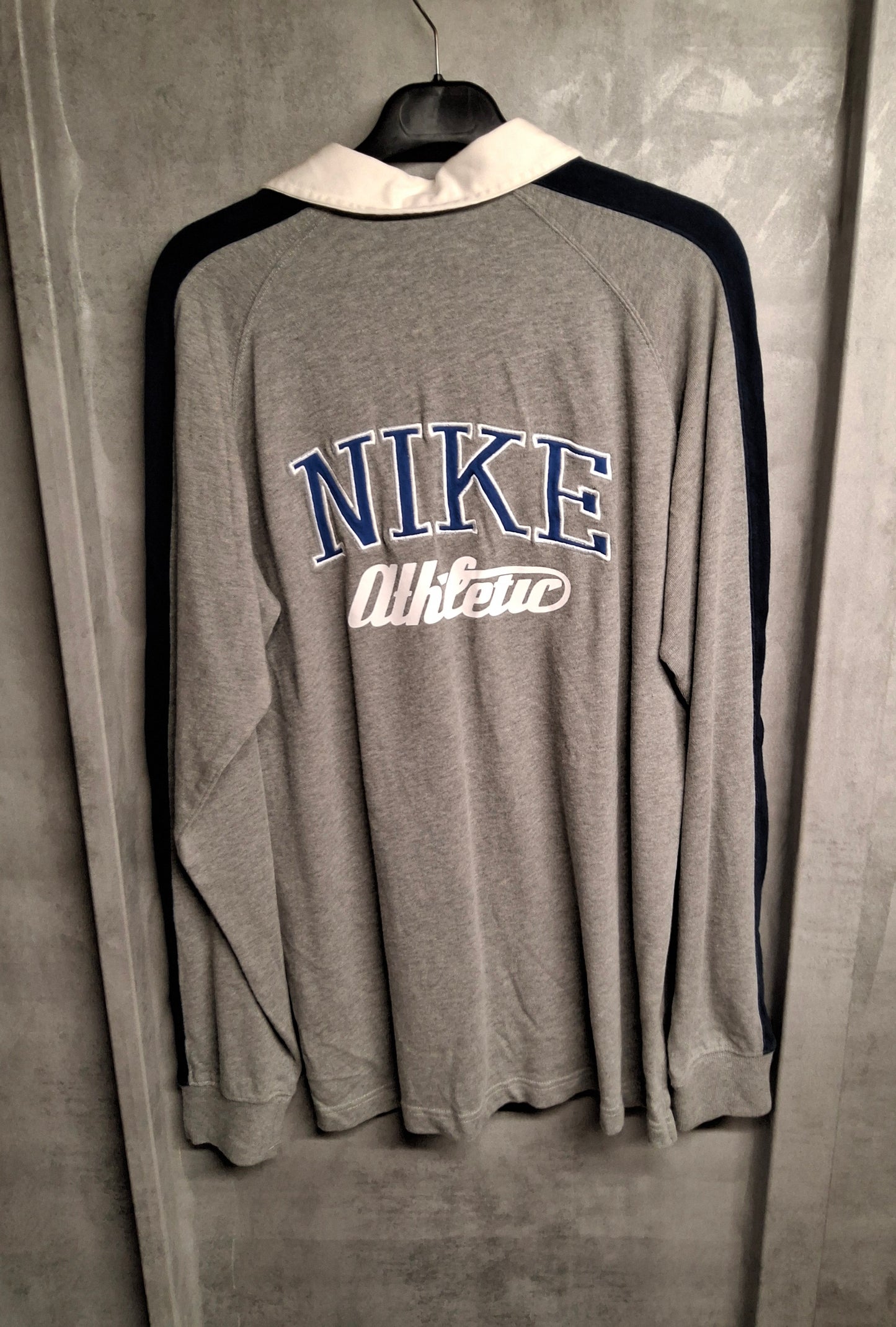Men's Vintage Y2k Nike Athletic grey & navy long sleeved rugby top tagged