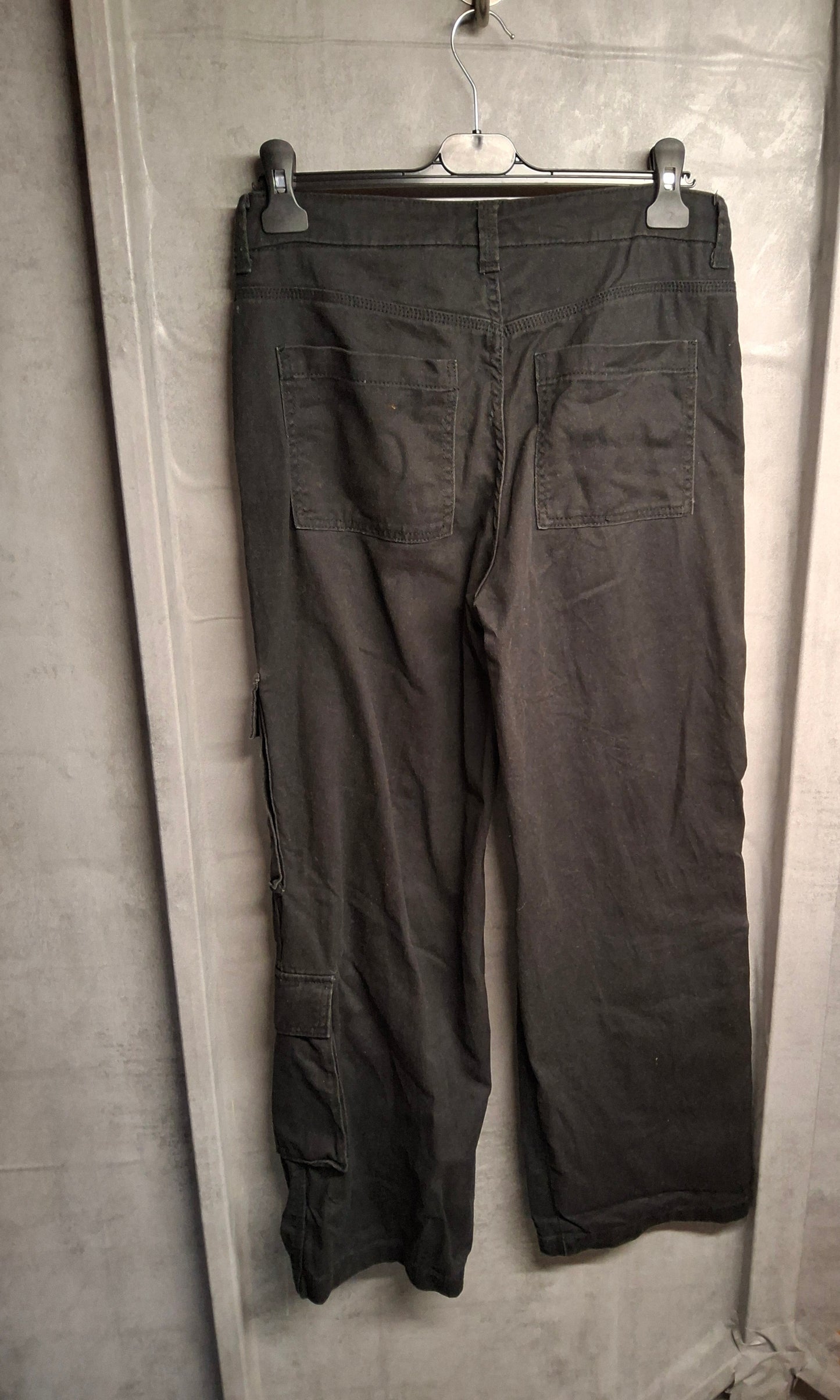 H&M Black Flared Cargo Jeans β High Waist β EUR 38 / UK size 10