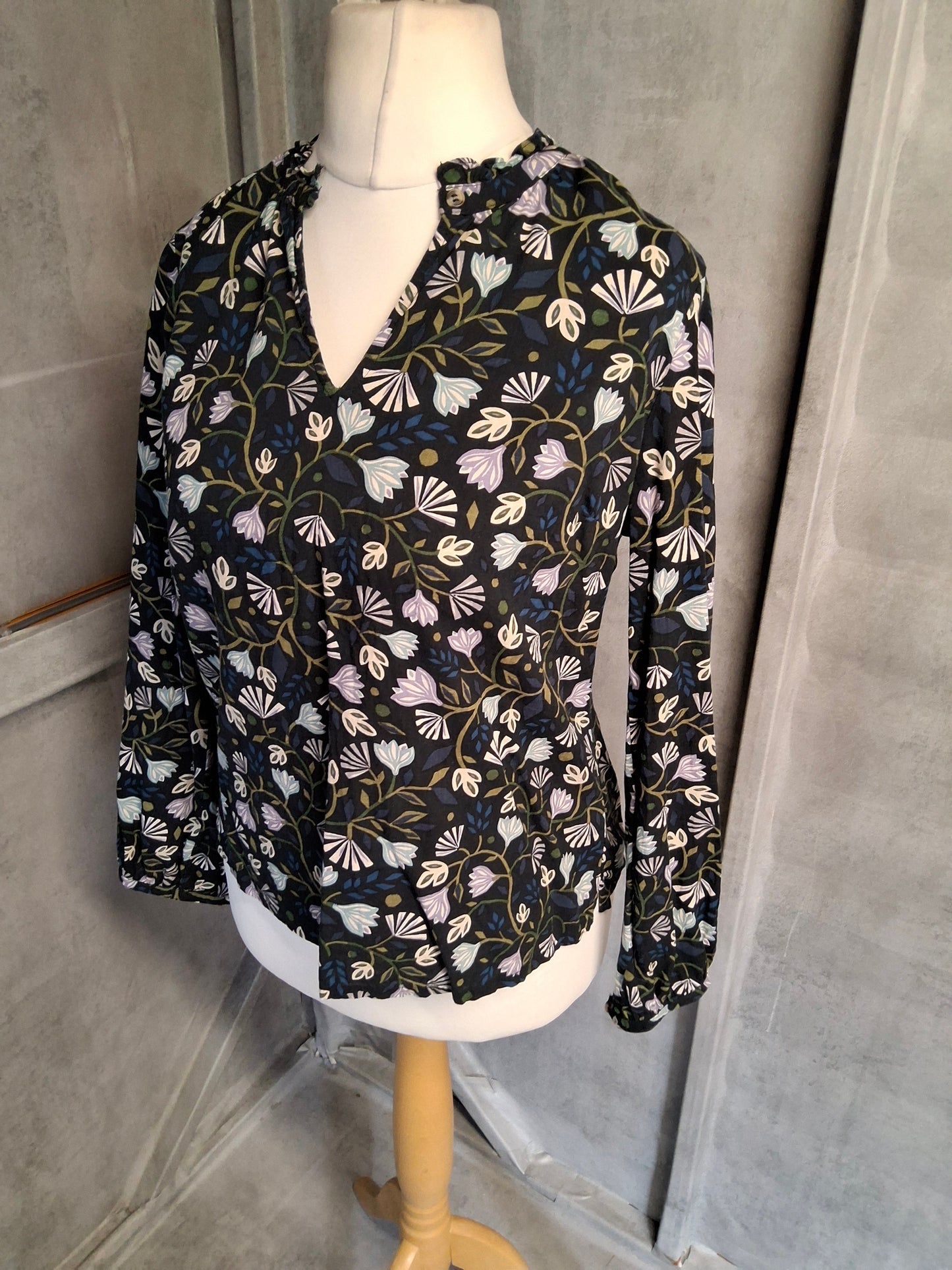Seasalt Cornwall Black Floral Long Sleeve Blouse – Size 10 – Cotton Blend