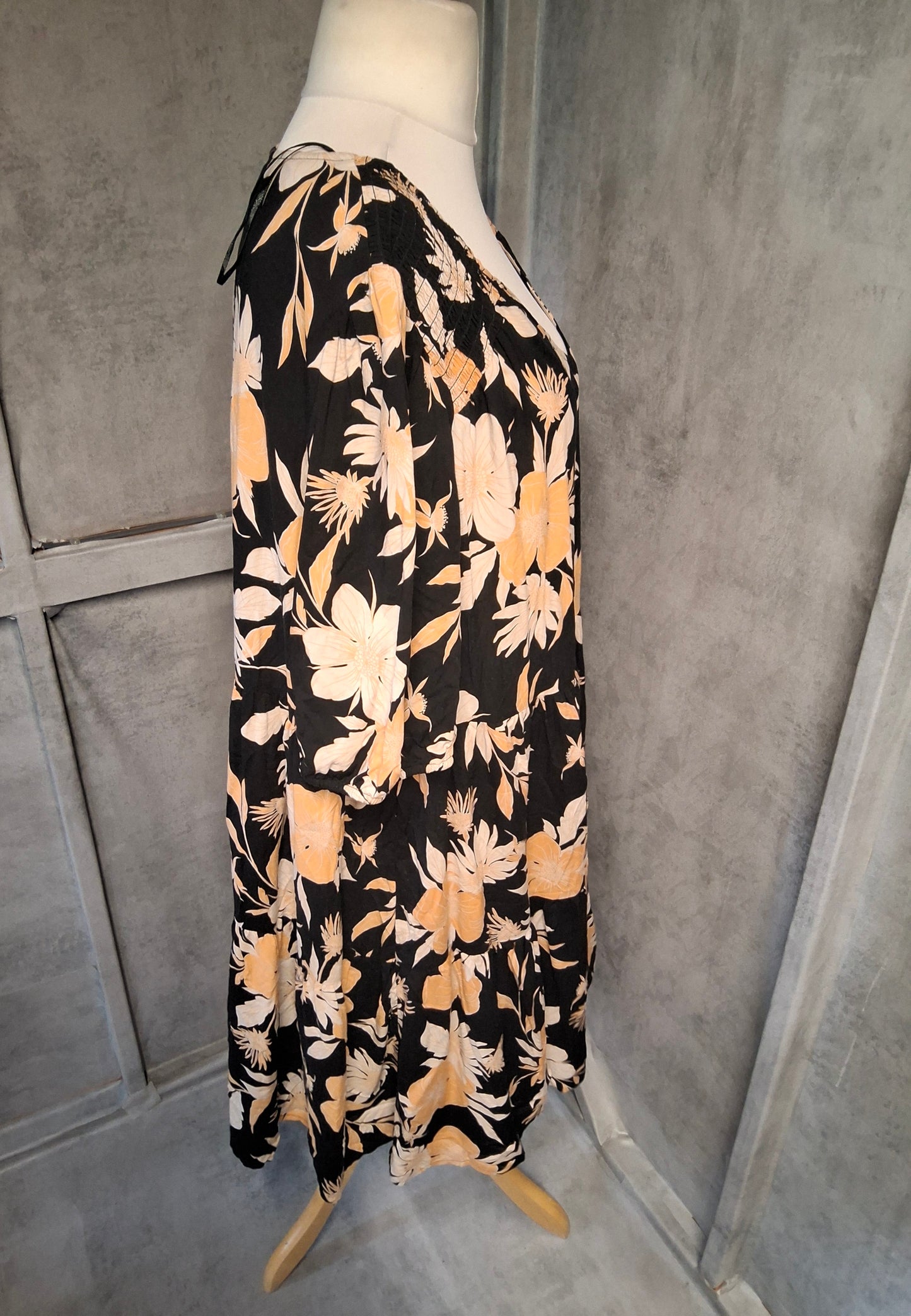 F&F Black & Coral Floral Dress | Size 20 | Viscose | Midi Length | ¾ Sleeve