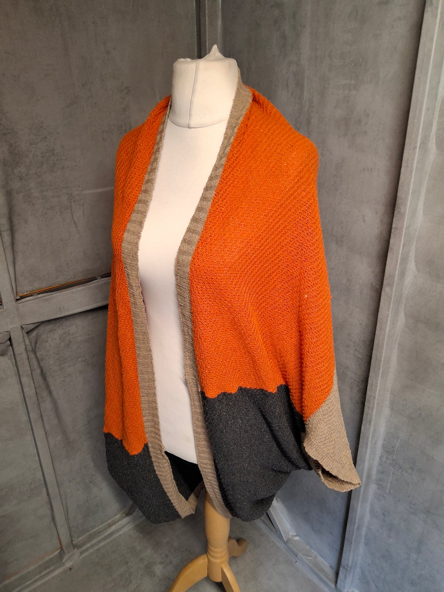 Shein Colourblock Knitted Shrug β Size XL (fits UK 14+) β Oversized Cosy Layer