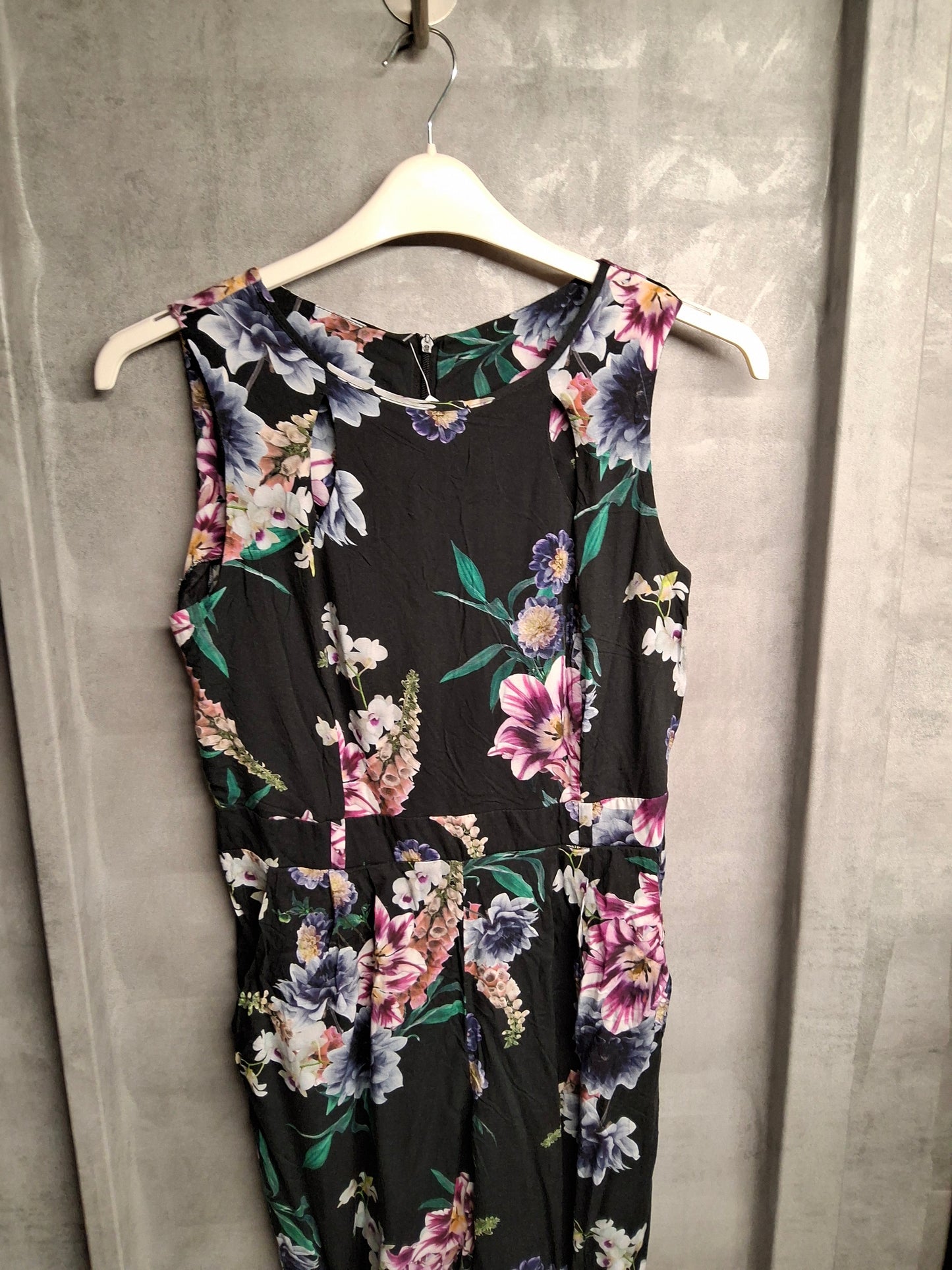 Wallis Black Floral Skinny-Leg Jumpsuit – Size 10 – Cut-Out Detail – 100% Viscose – Summer Ready