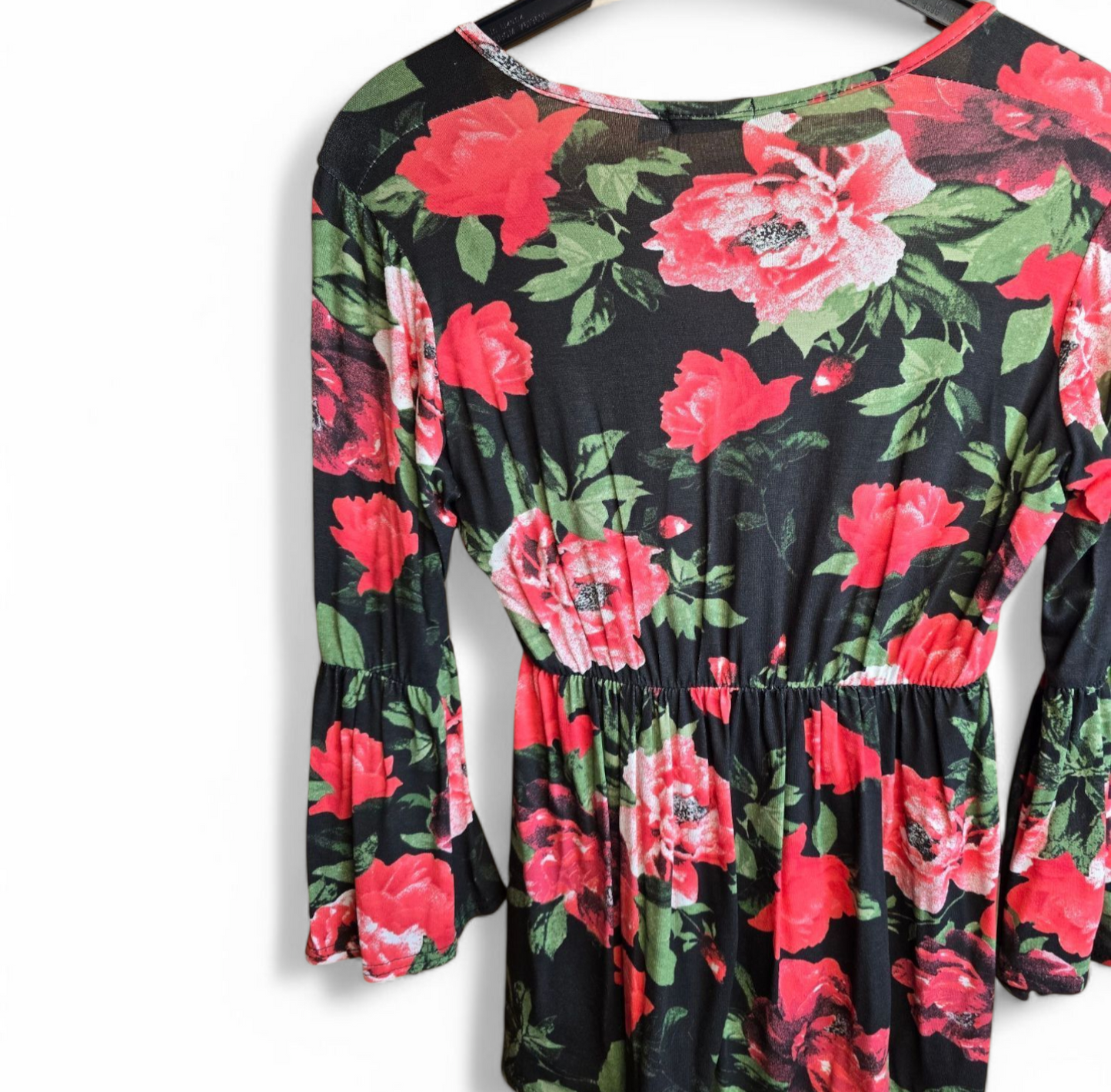 Boohoo black & red floral flared 3/4 sleeve top size 8 New