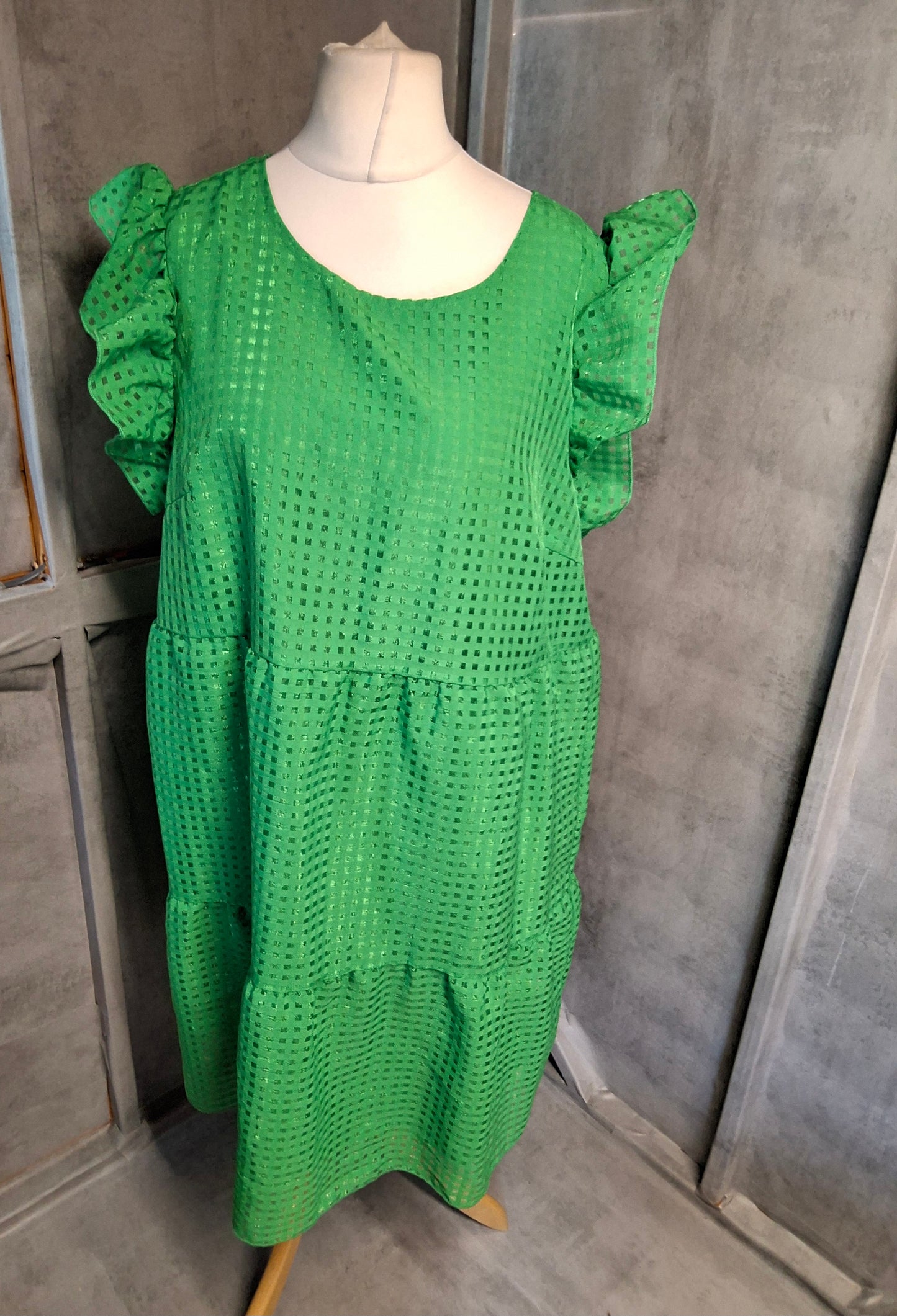 Shein Curve Green Frill Sleeve Midi Dress – Size 2XL (UK size 18/20)