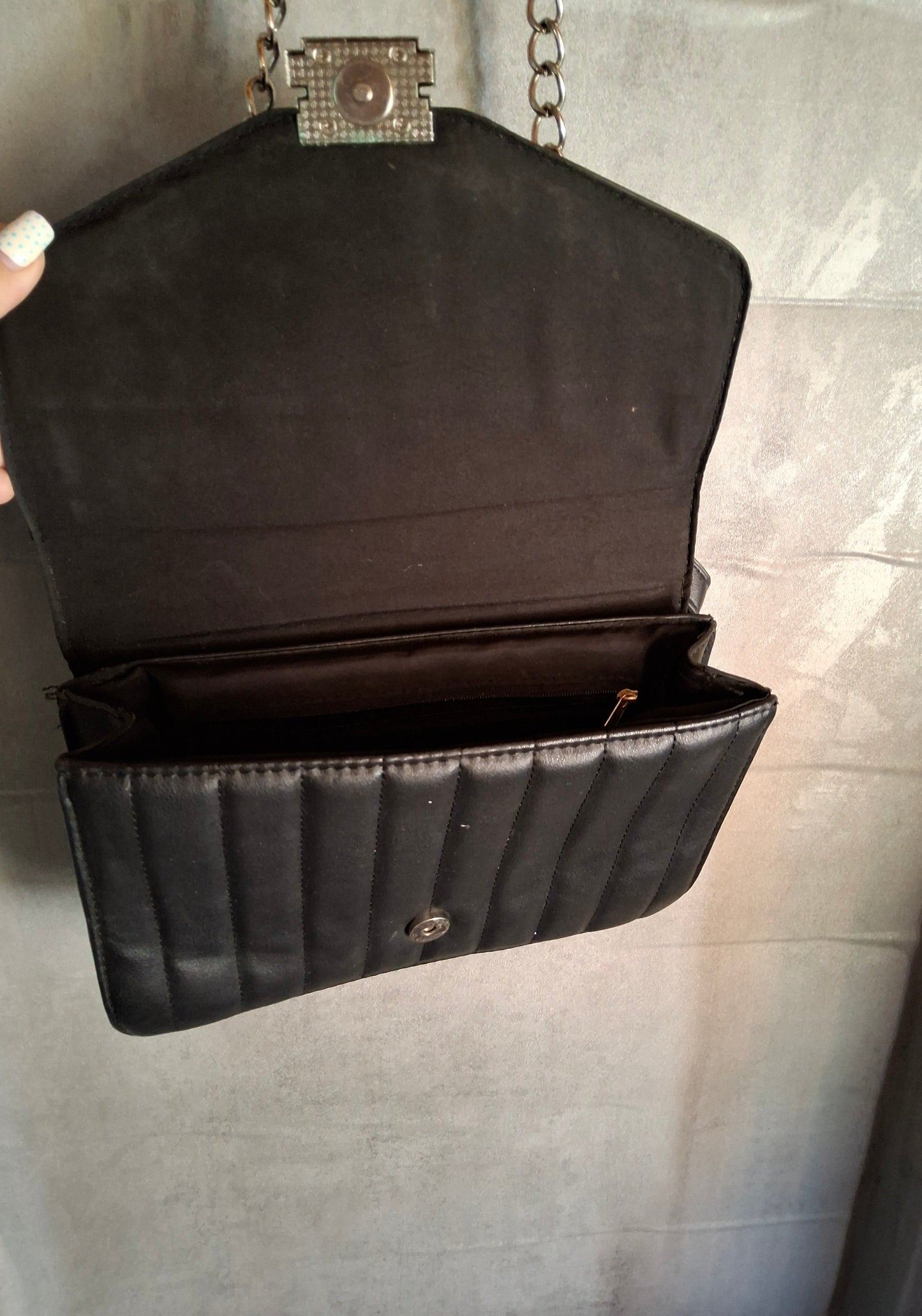 Primark Black Quilted Chain Bag – Popper Close & Dual Strap