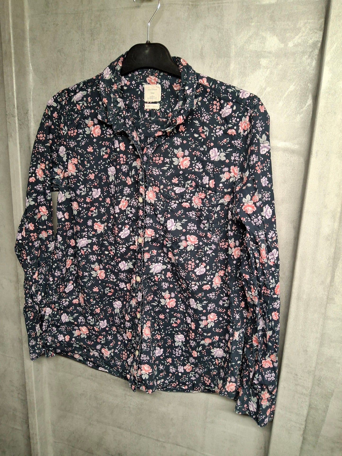 Gap Navy Floral "The Fitted Boyfriend" Long Sleeve Shirt – Size S (UK size 8/10) – 100% Cotton