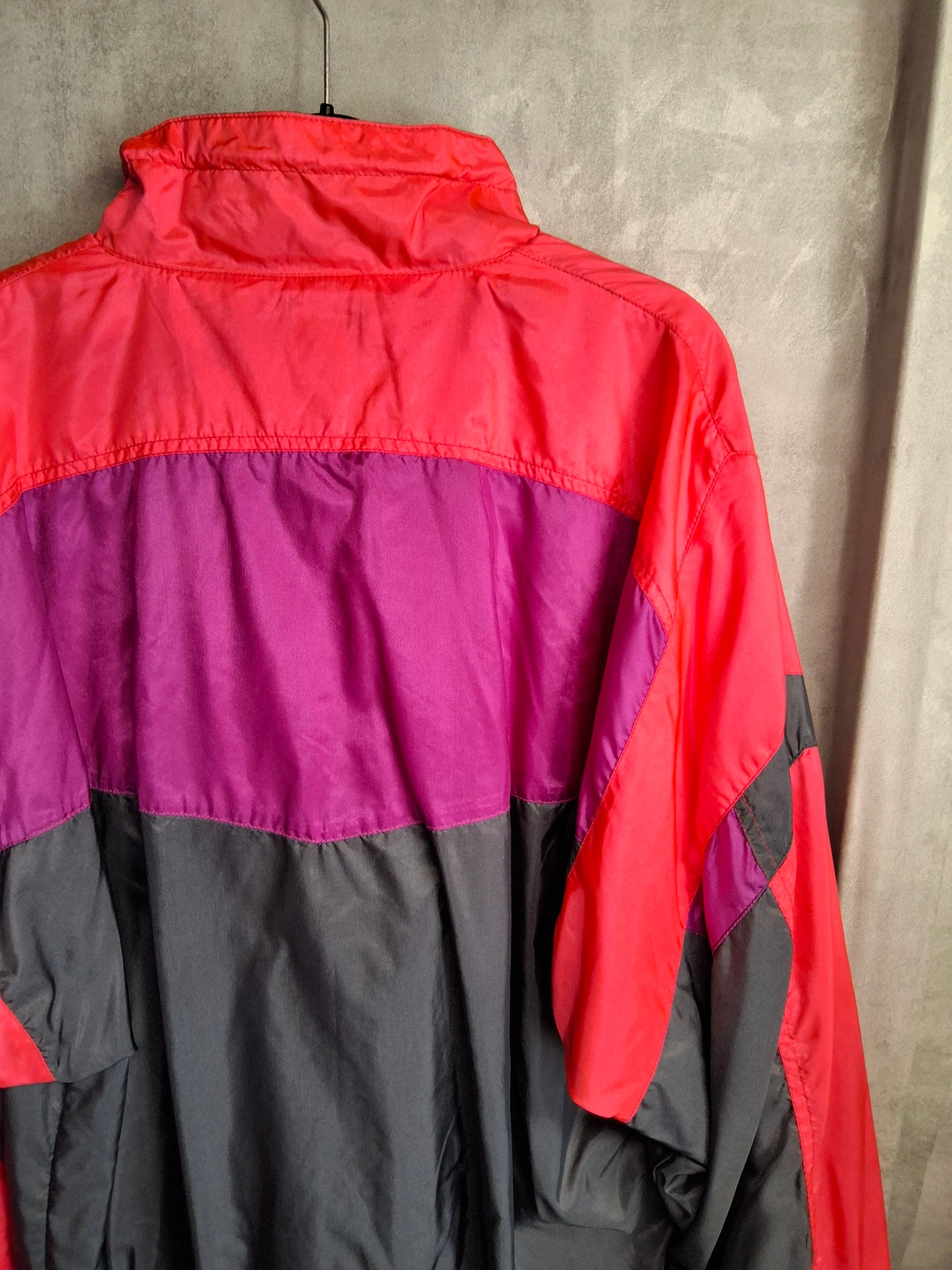 Vintage 90s Nike Windbreaker Jacket – Size M – Pit to Pit 21”