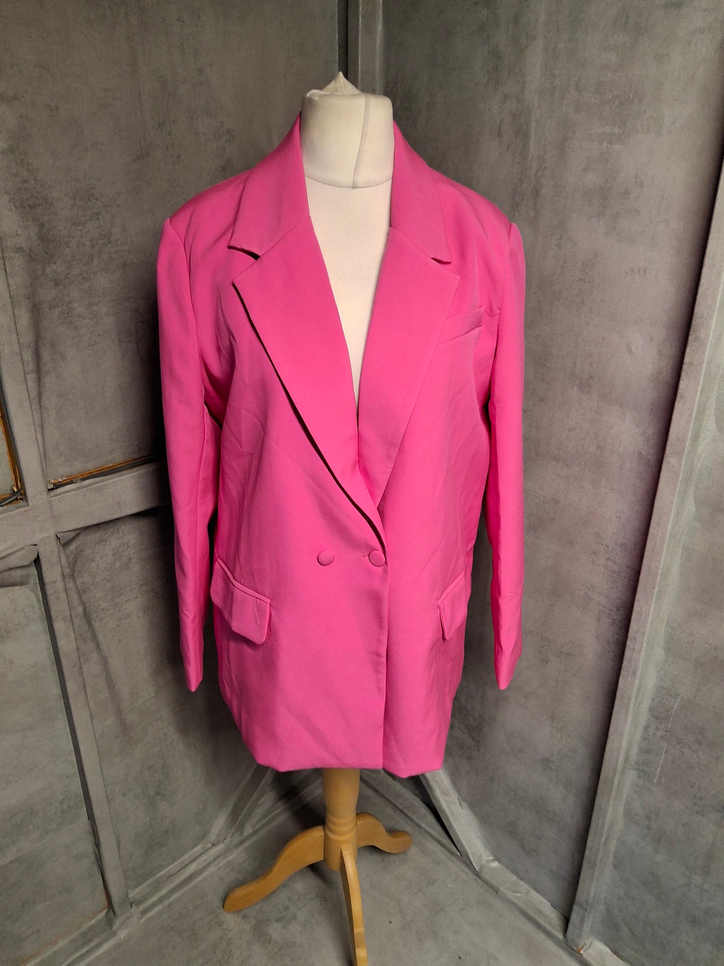 Missguided Bright Pink Oversized Blazer – Size 8 – NWT