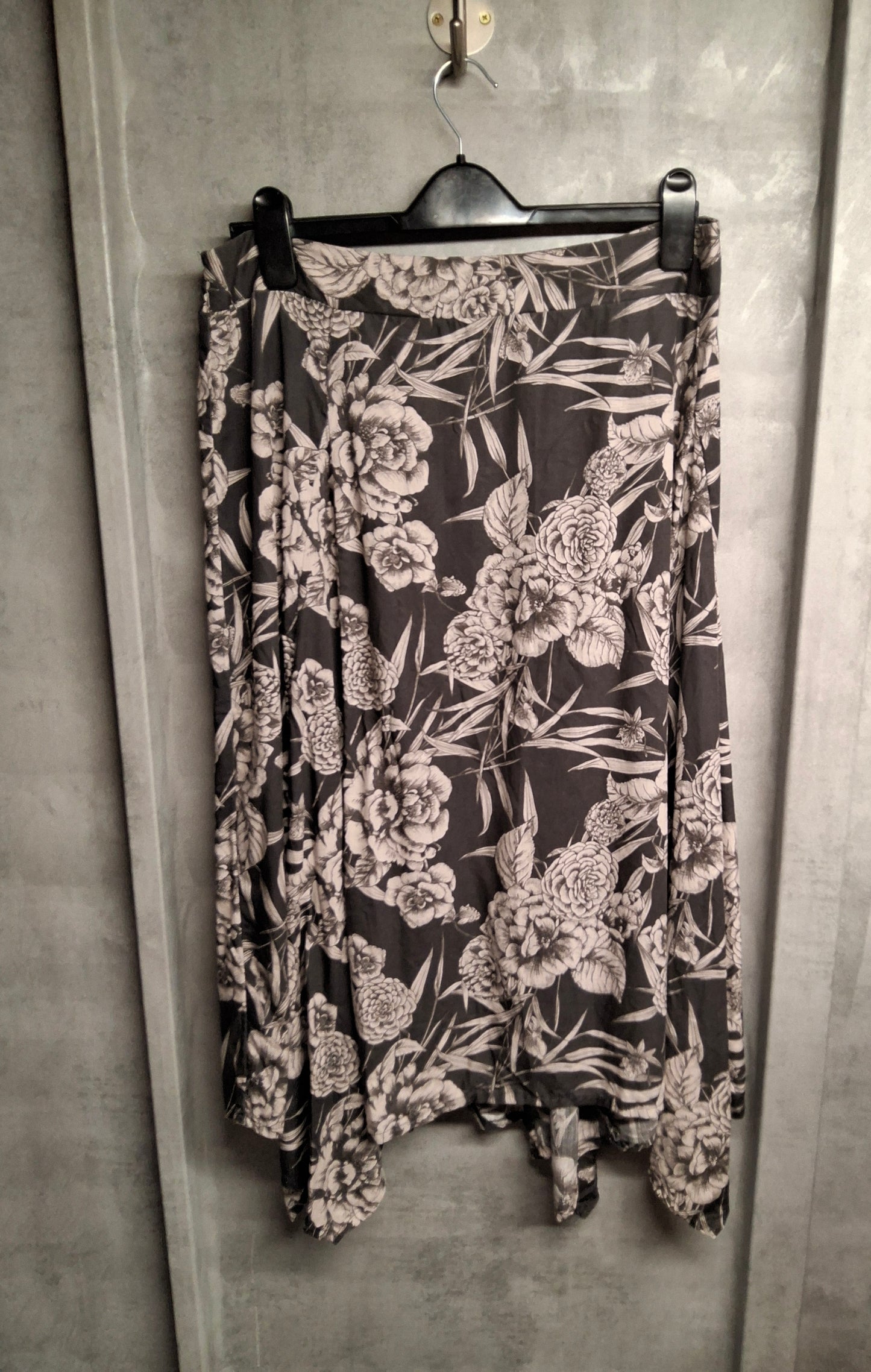 Thought Grey & White Floral Asymmetrical Midi Skirt – Size 18, 100% Lyocell, Elastic Back