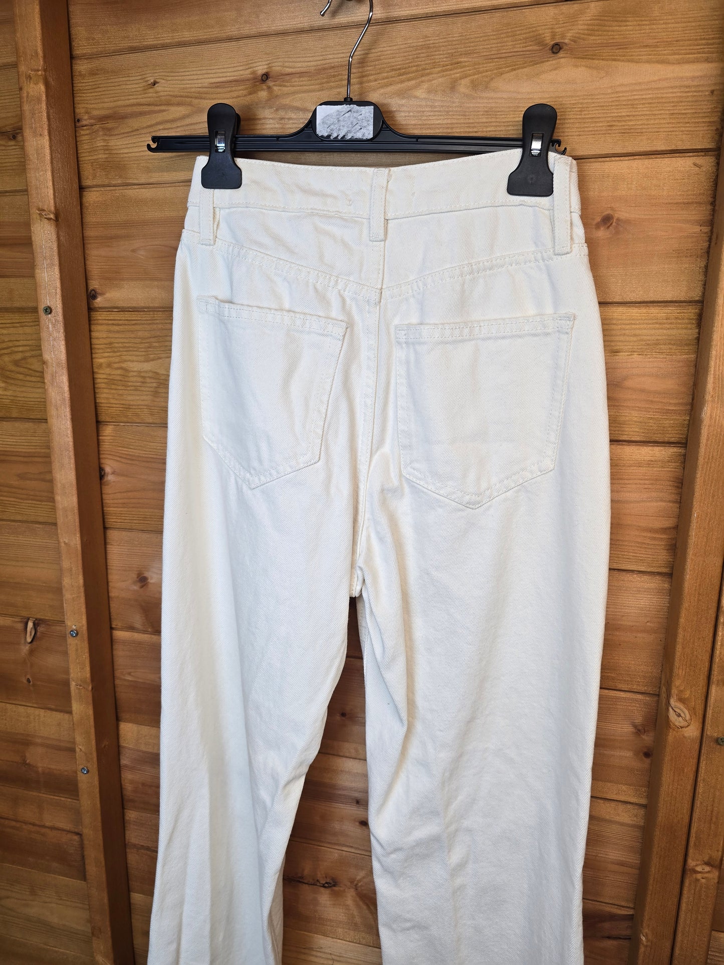 F&F White Ripped Straight Leg Jeans Size 6 – High Waisted, Denim, Edgy & Flattering Fit