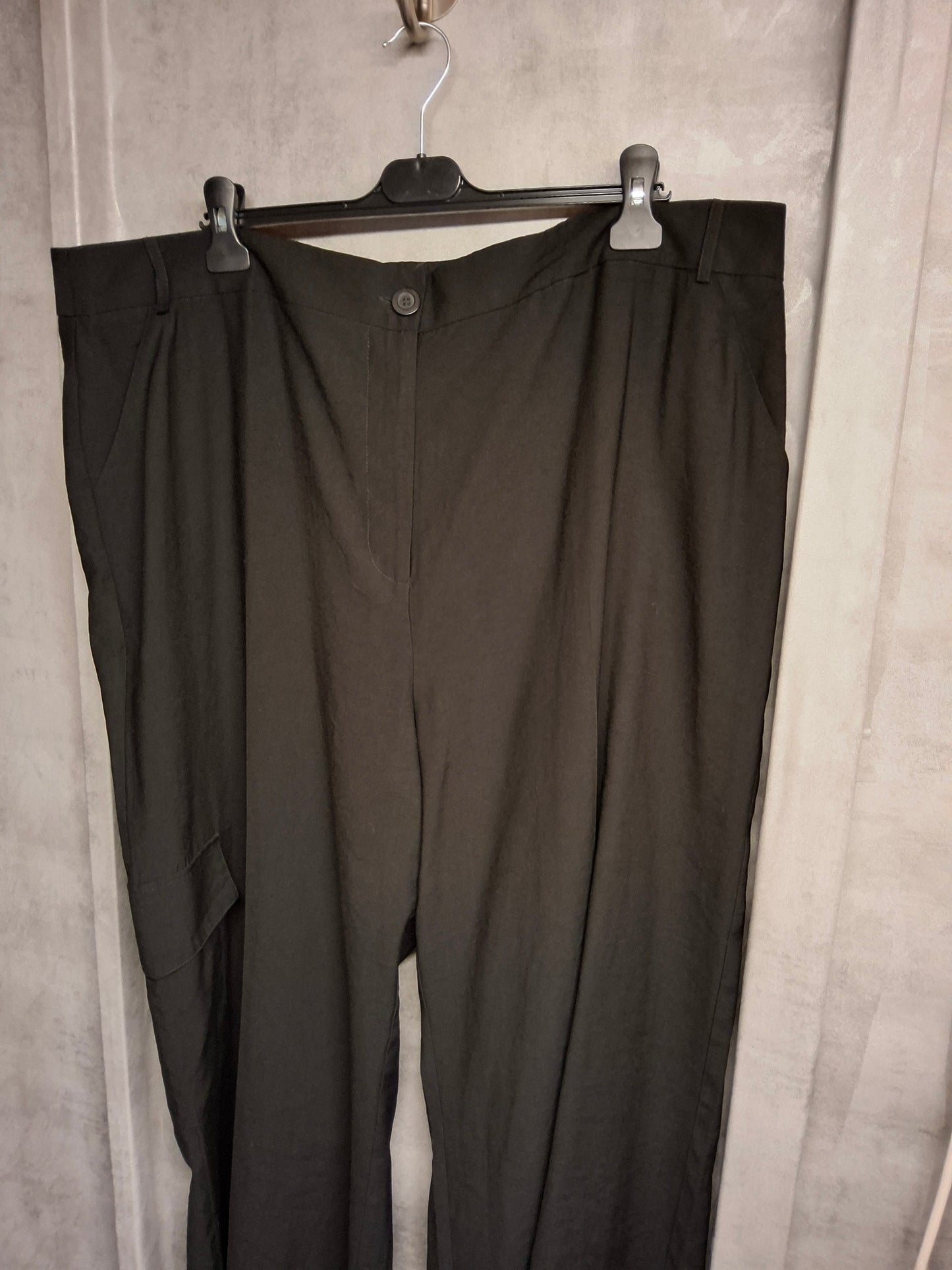 π€ George Wide-Leg Black Trousers β Size 24 & Serving Drama π€