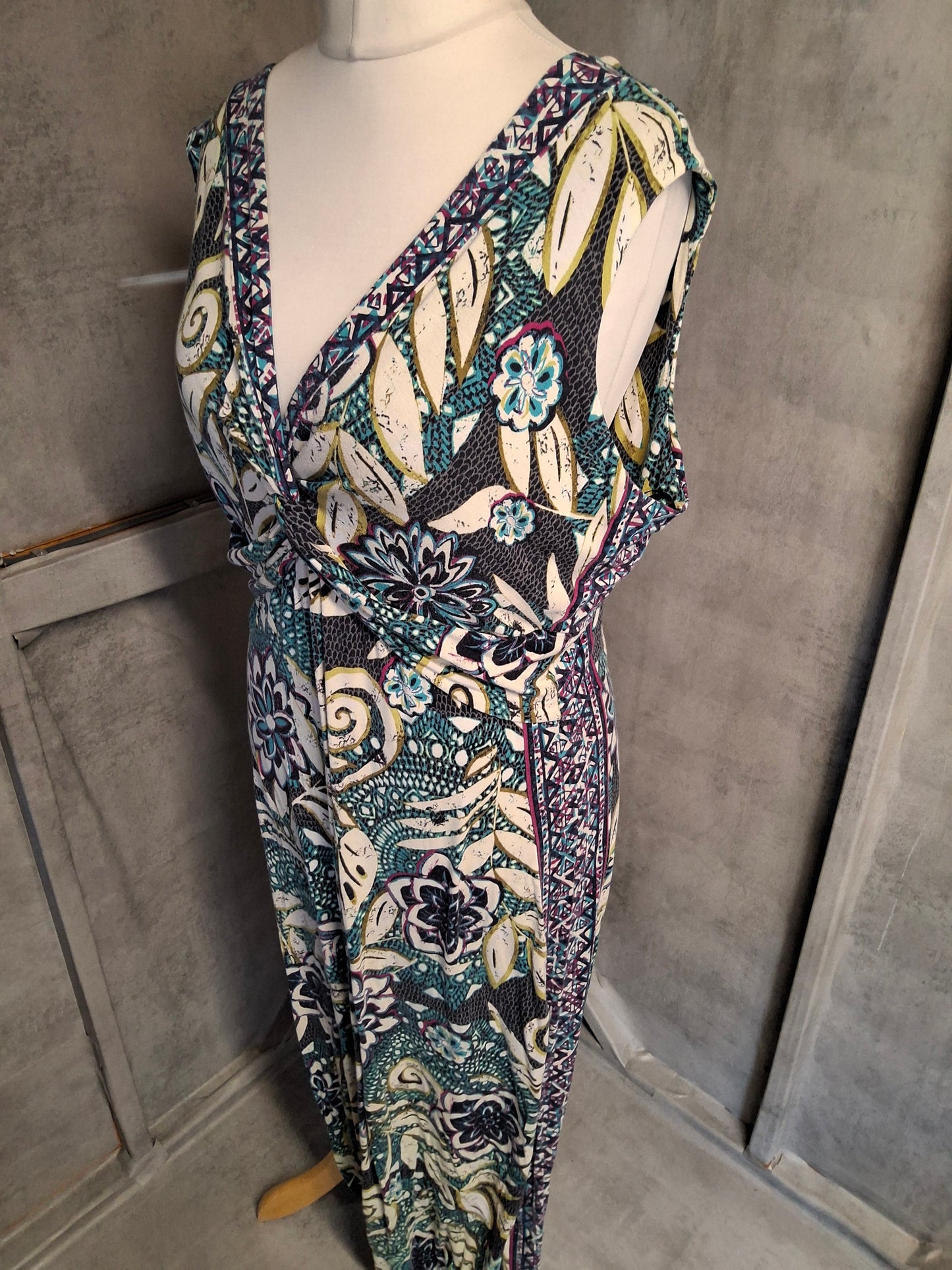 Marks & Spencer Floral & Paisley Twist Front Maxi Dress – Size 18