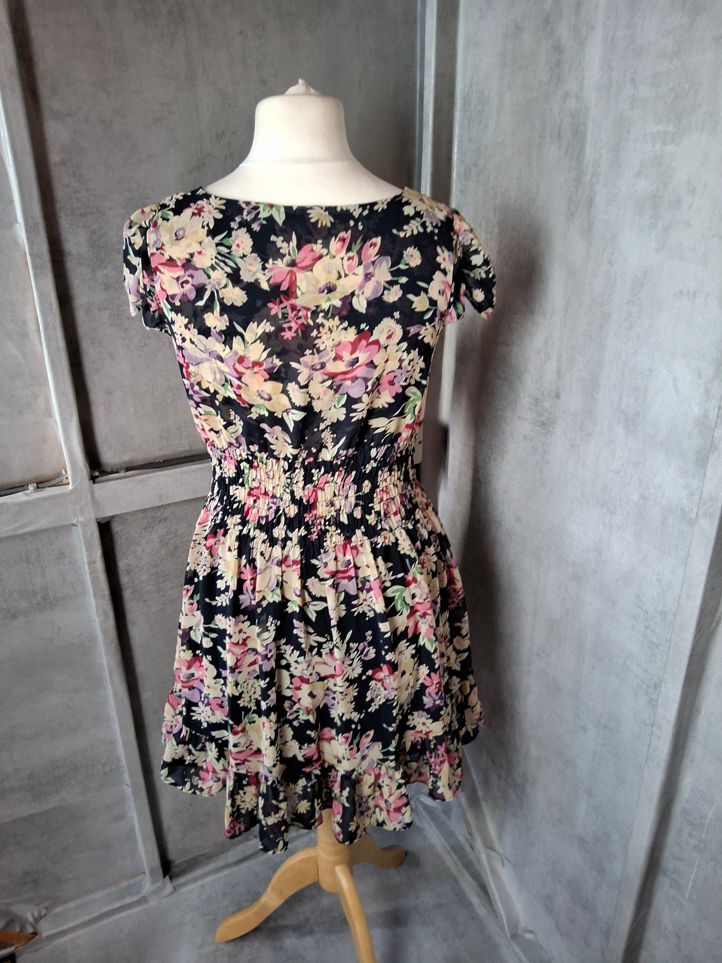 Y2K New Look Floral Flare Dress β Size 12 β Tie Front & Twirly Feels