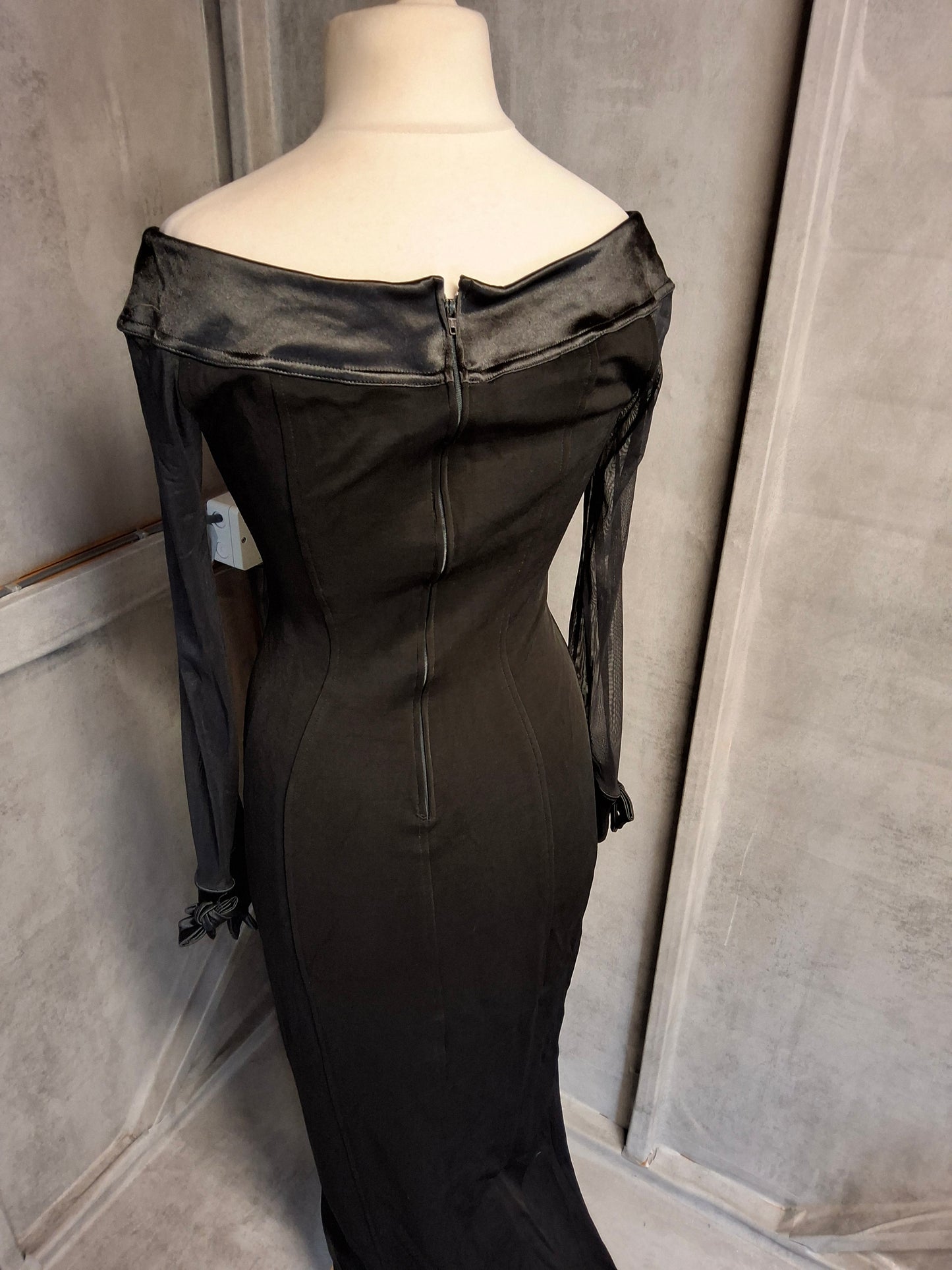 Tadaski Vintage 80s Black Off-Shoulder Maxi Dress – Sheer Sleeves
