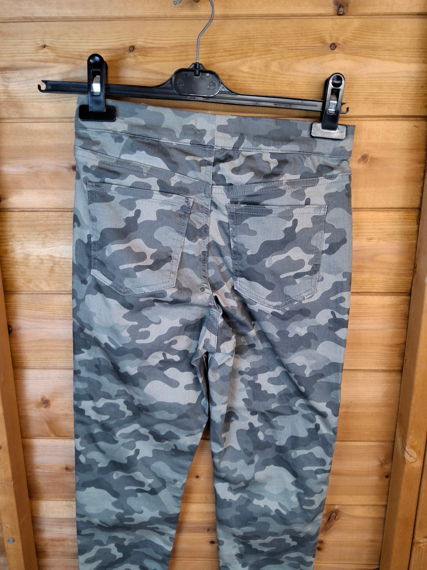 M&S Khaki Camo Jeggings – Size 8 Short – NWT Pull-On Style