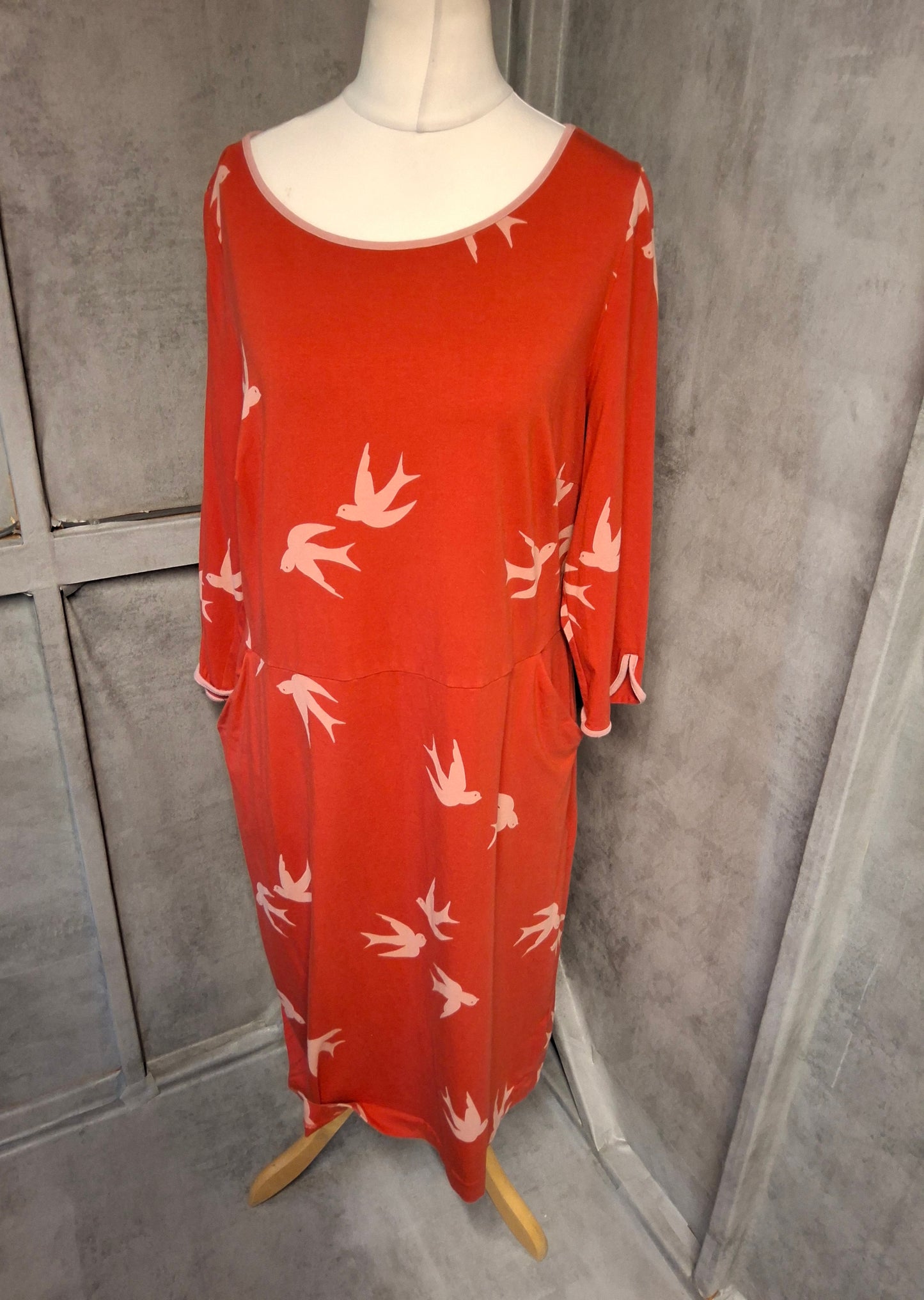 Boden Red Bird Print Midi Dress – Size 18 with Pockets!