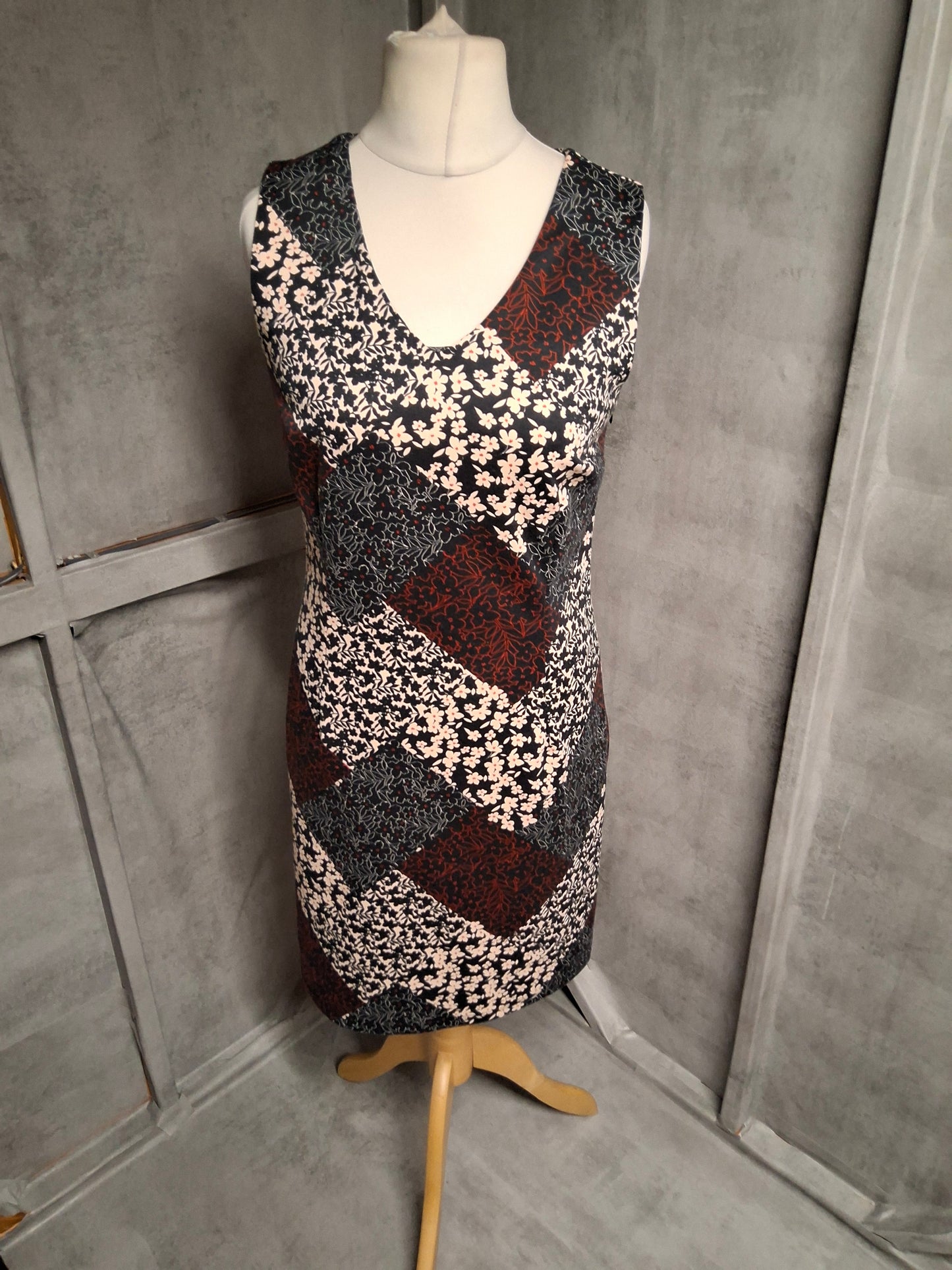 Tu Patchwork Floral Midi Dress – Size 10 – Sleeveless & Seriously Low Effort Chic