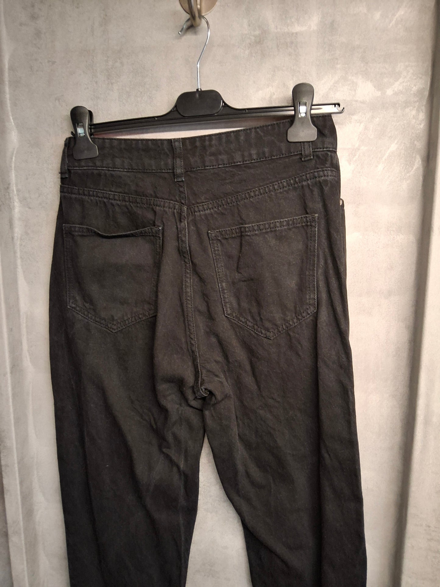 Sosandar Black Slim Fit High-Waisted Jeans – Size 8 Short