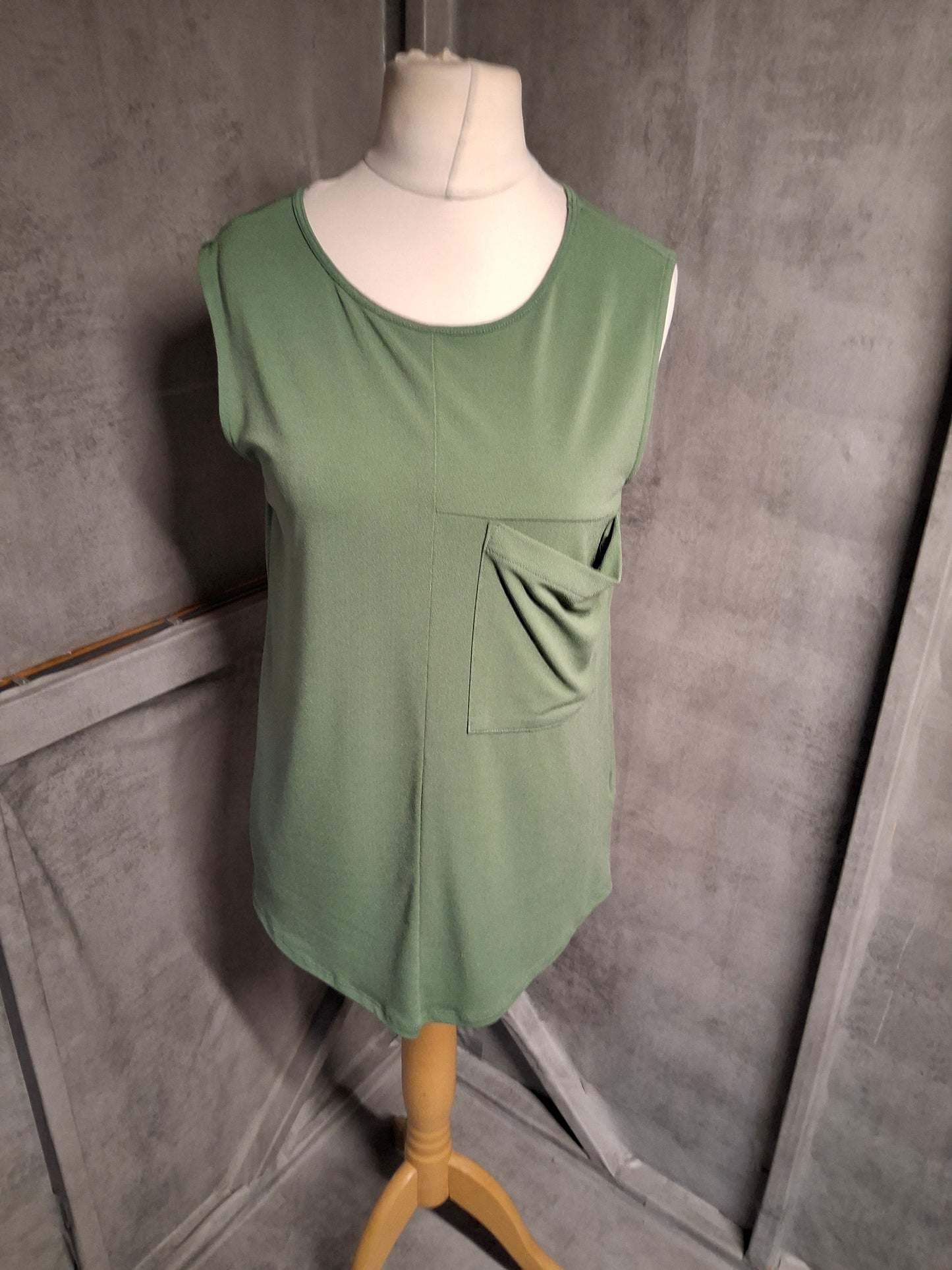 Next Khaki Sleeveless Top β Size 8 β Relaxed Fit β Stretch Fabric β Pocket Detail