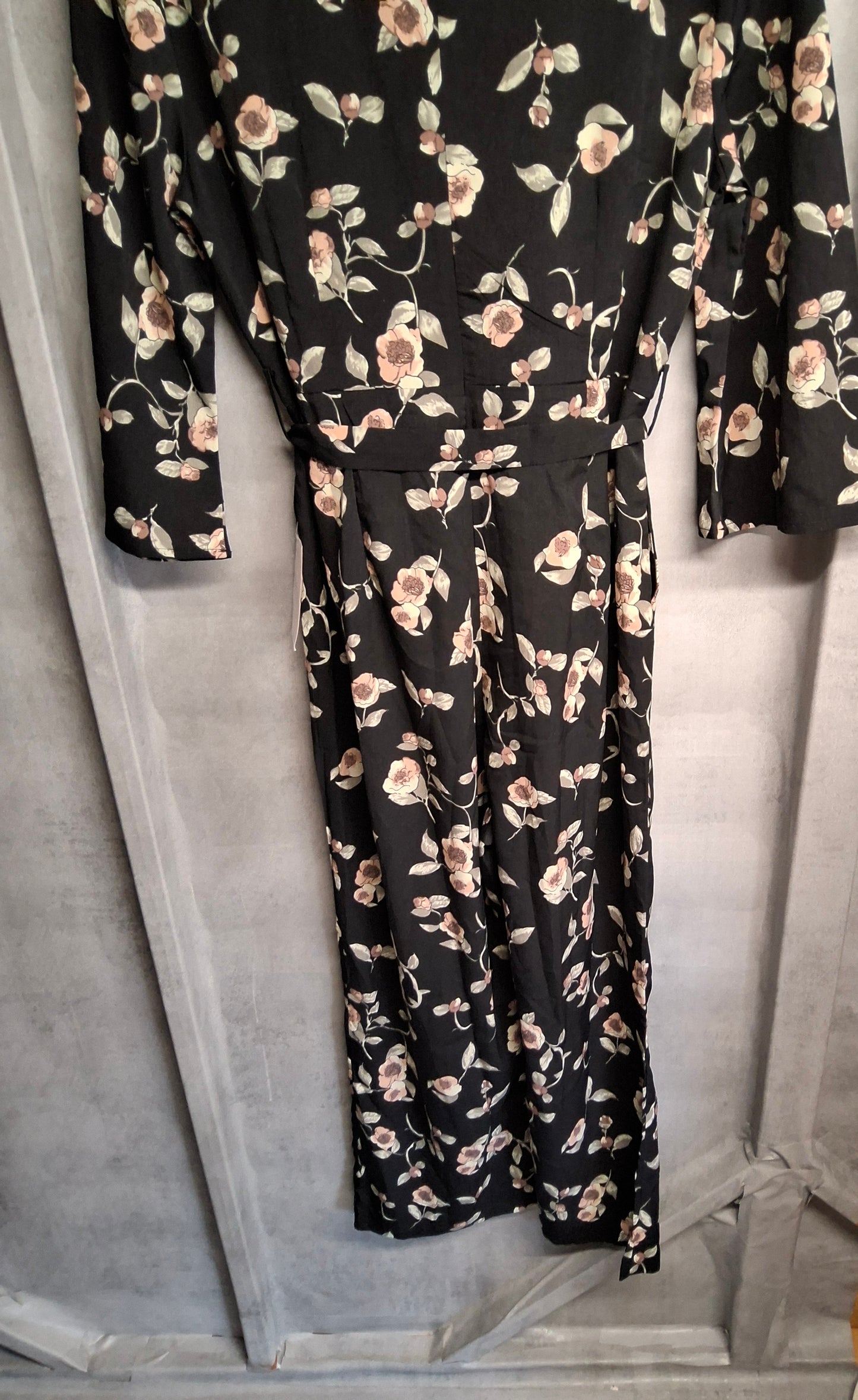 Glamorous Petite Black Floral Jumpsuit – Size 12 – NWT