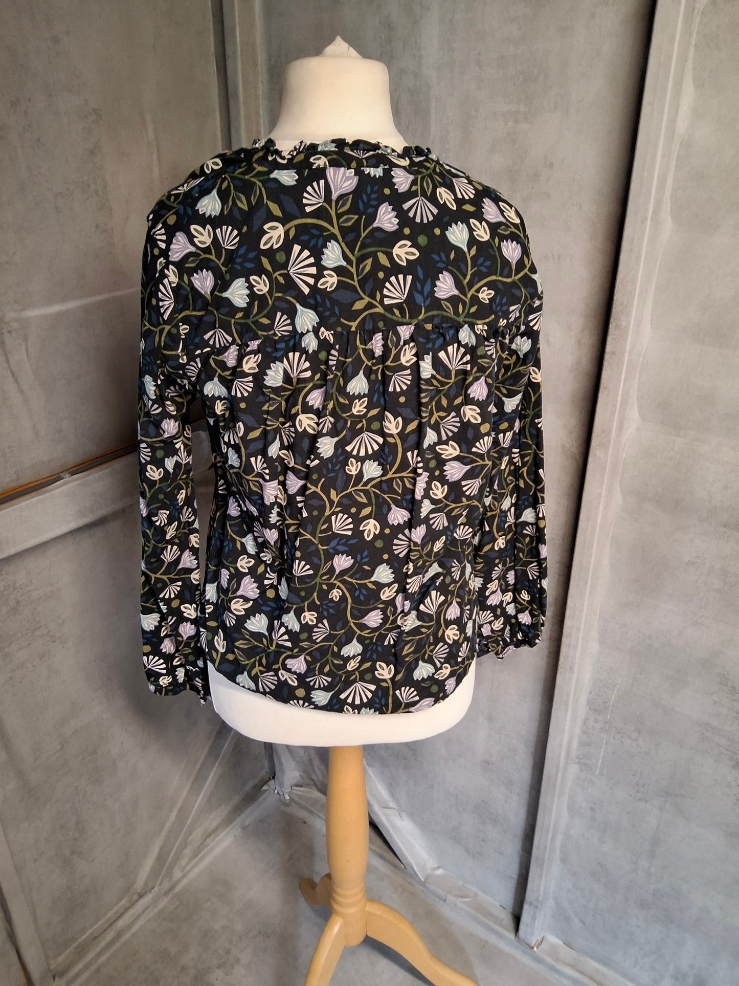 Seasalt Cornwall Black Floral Long Sleeve Blouse – Size 10 – Cotton Blend