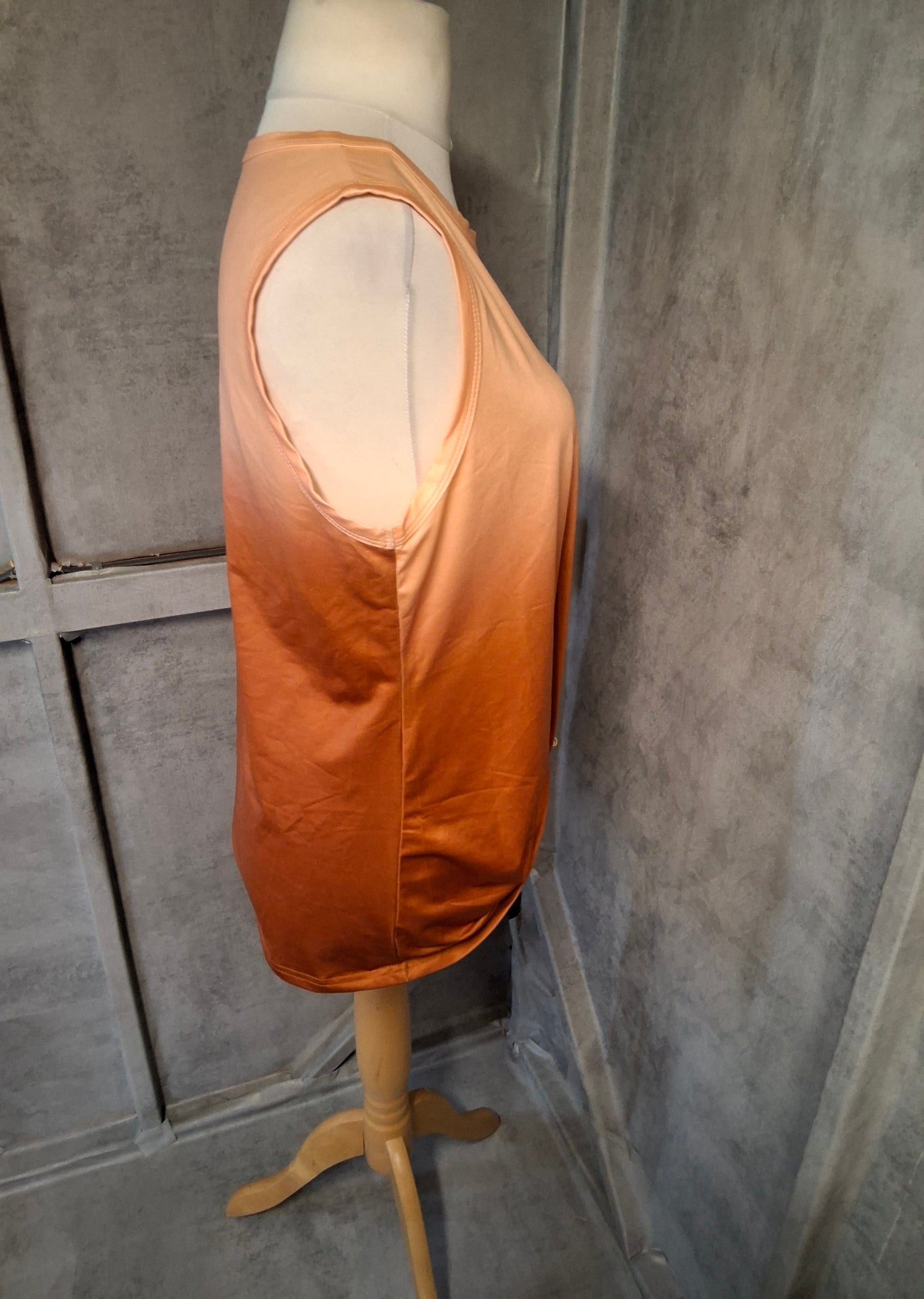 Shein Peach to Copper Ombre Twist Hem Sleeveless Top – Size L Size 12/14