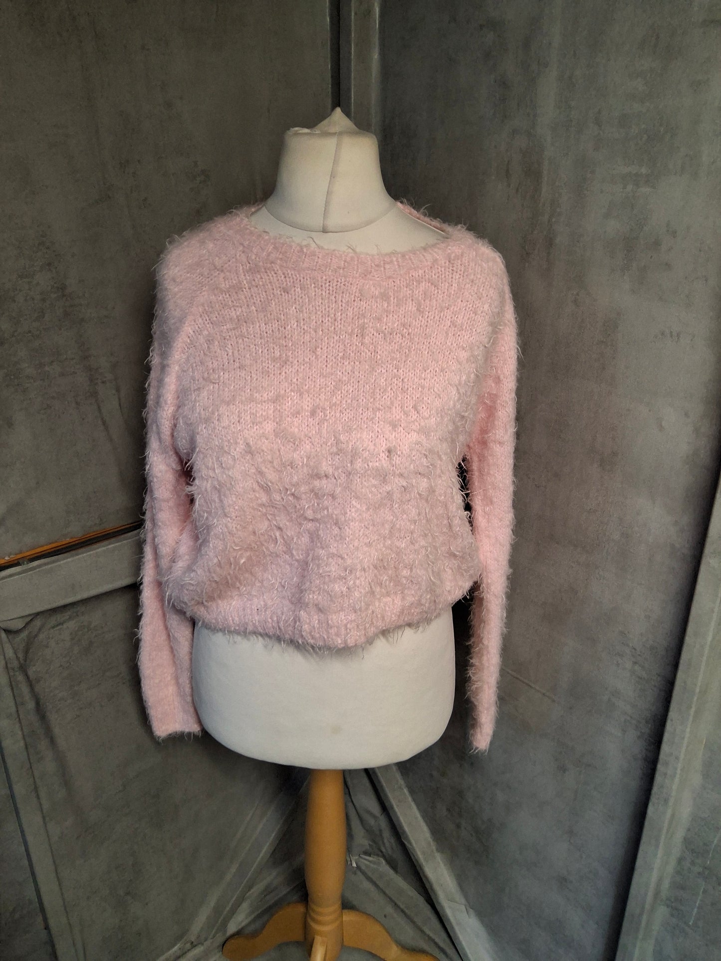 Topshop Baby Pink Shaggy Cropped Jumper ā Size 10