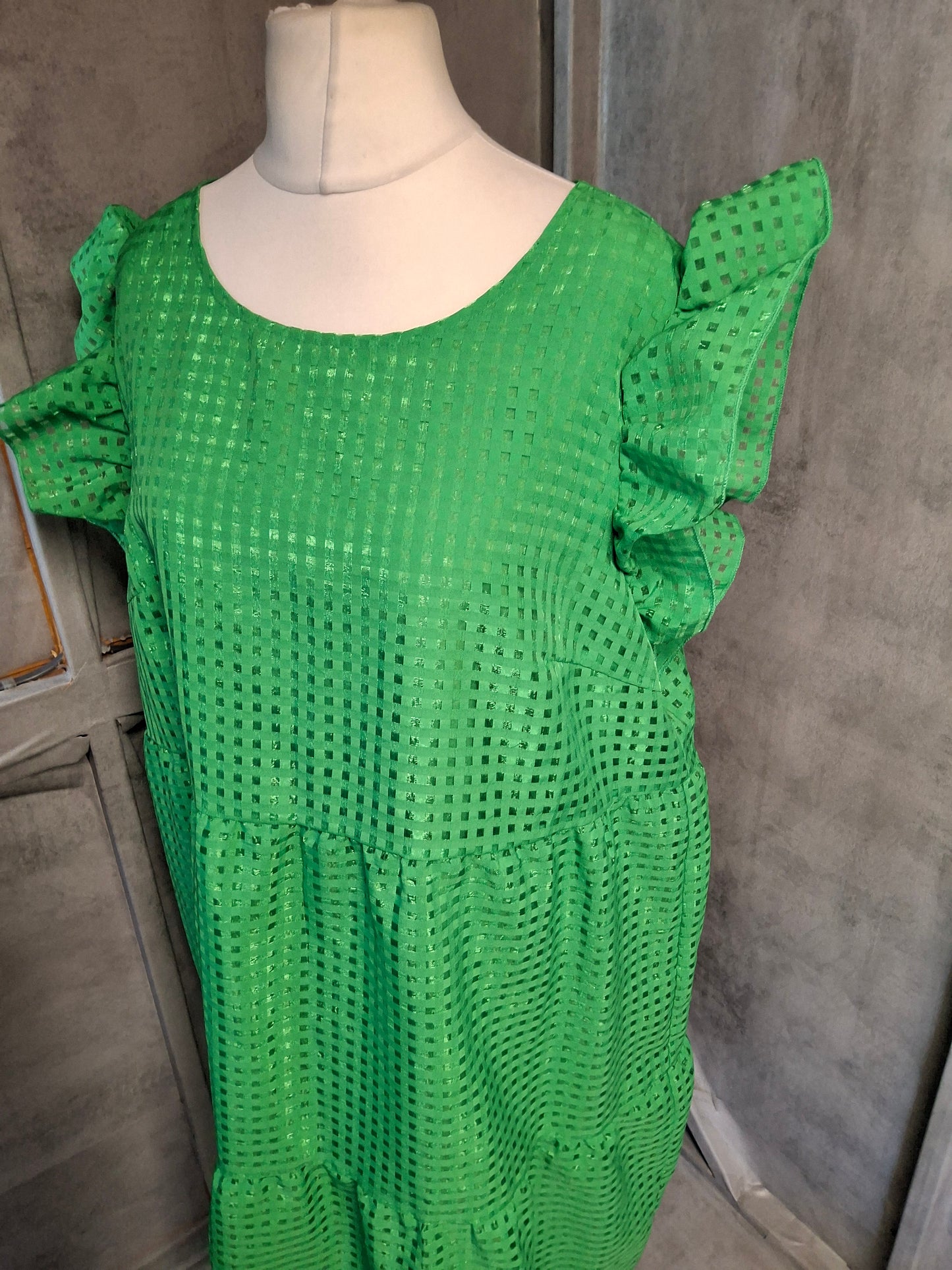 Shein Curve Green Frill Sleeve Midi Dress – Size 2XL (UK size 18/20)