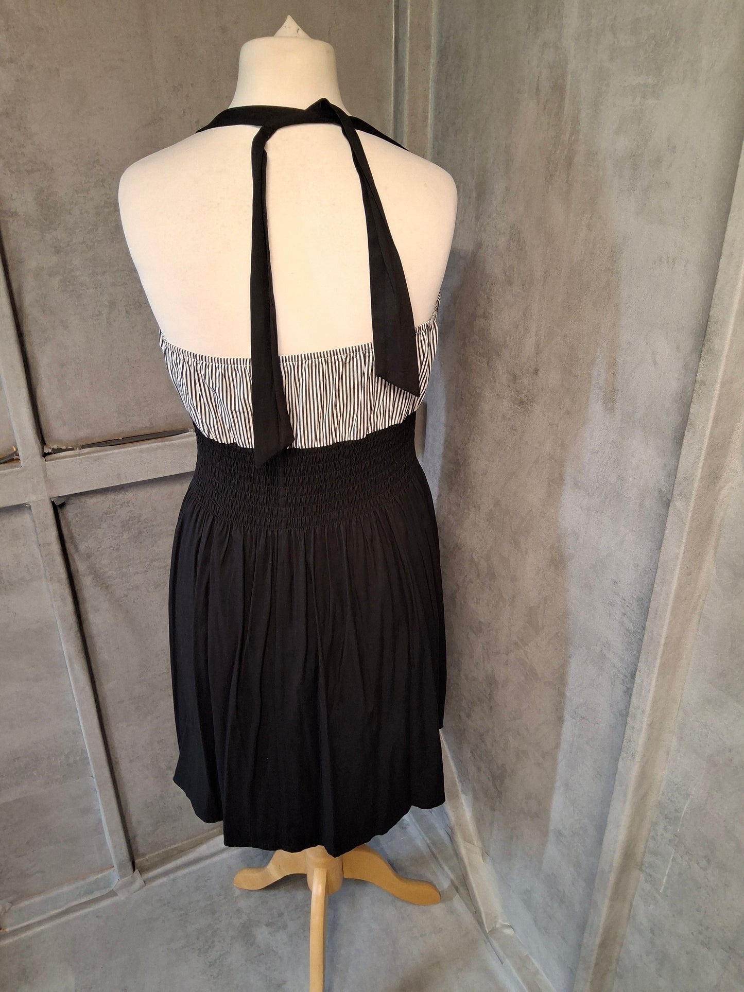 New Look black & white halterneck shirt mini dress size 16