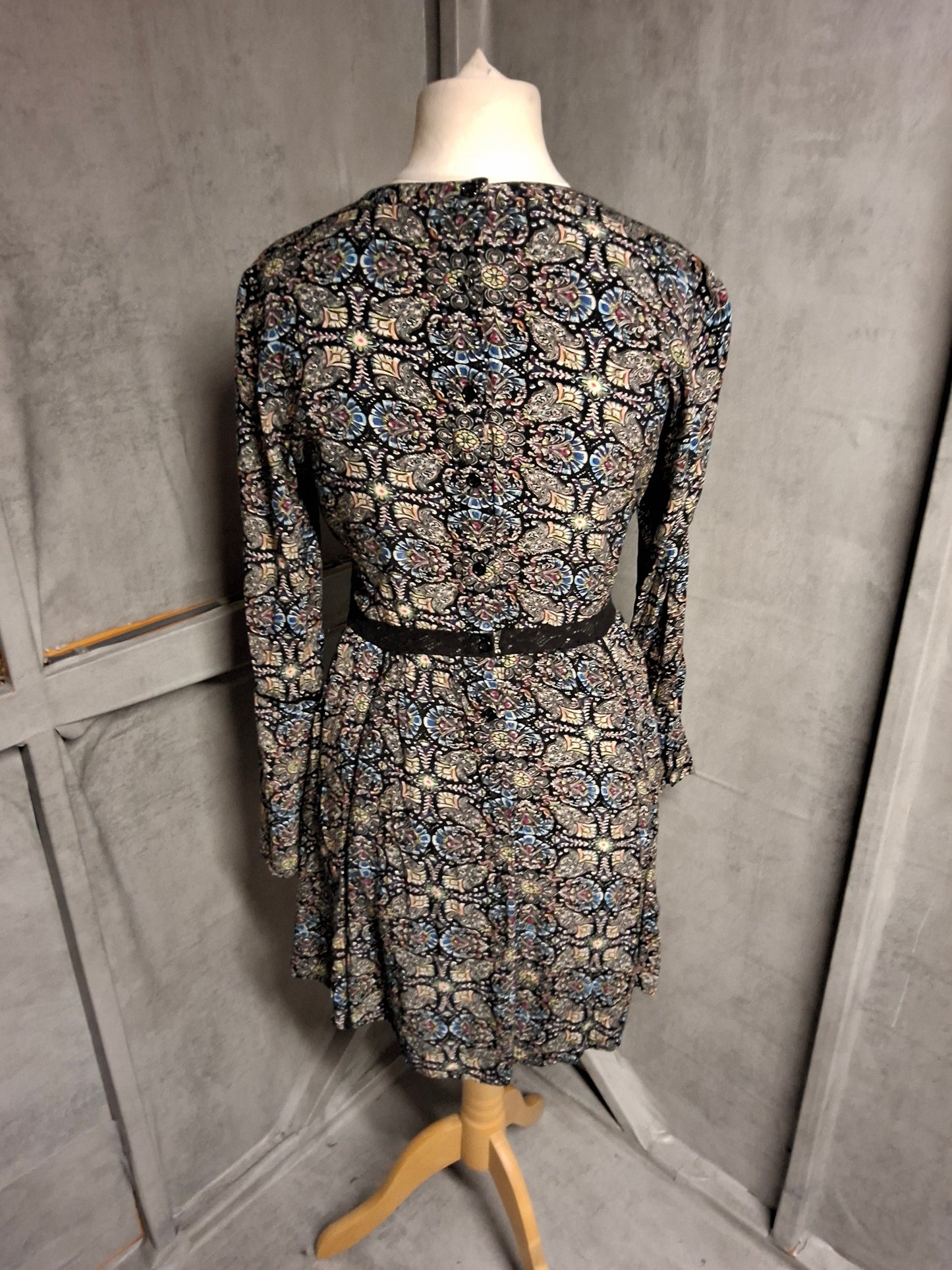 Brave Soul Black & Multicolour Pattern Dress – Size M Fit Uk size 10/12 – Knee Length