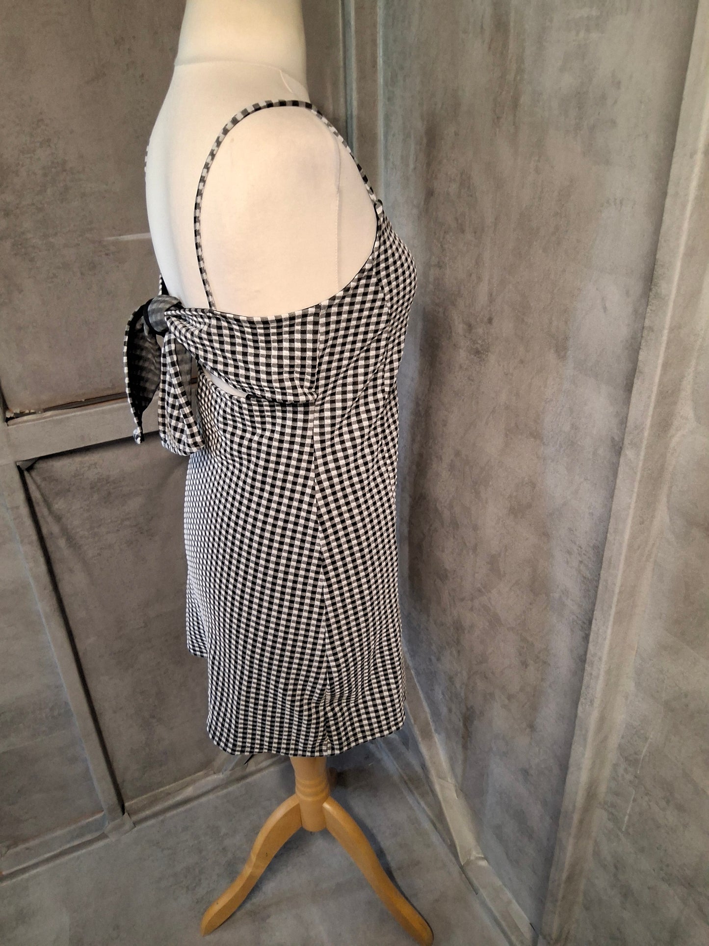 Topshop Black & White Gingham Cut-Out Dress – Size 12 – NWT